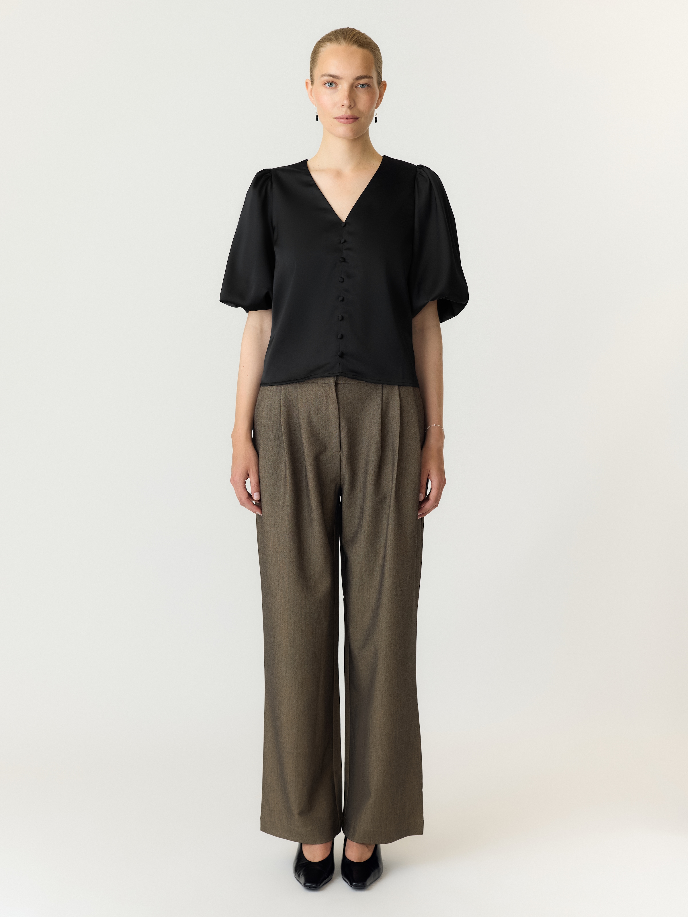 Y.A.S Blouse à manches courtes »YASPELLA 2/4 V-NECK TOP S. NOOS« mélange de matériaux, coupe régulière