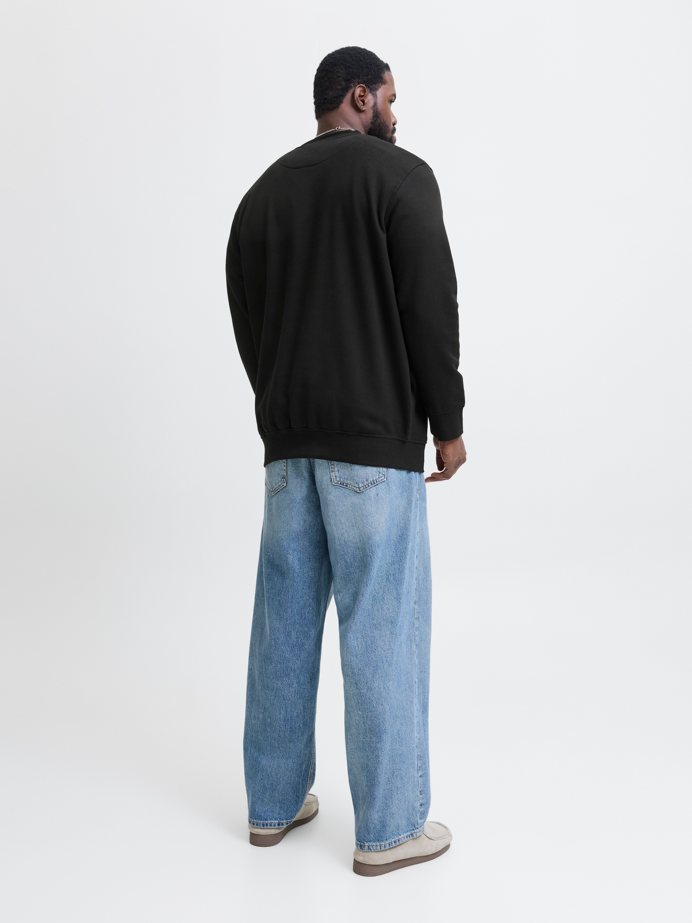 Jack & Jones PlusSize Sweatshirt »JJESOHO SWEAT CREW NECK NOOS PLS« mit Logobranding