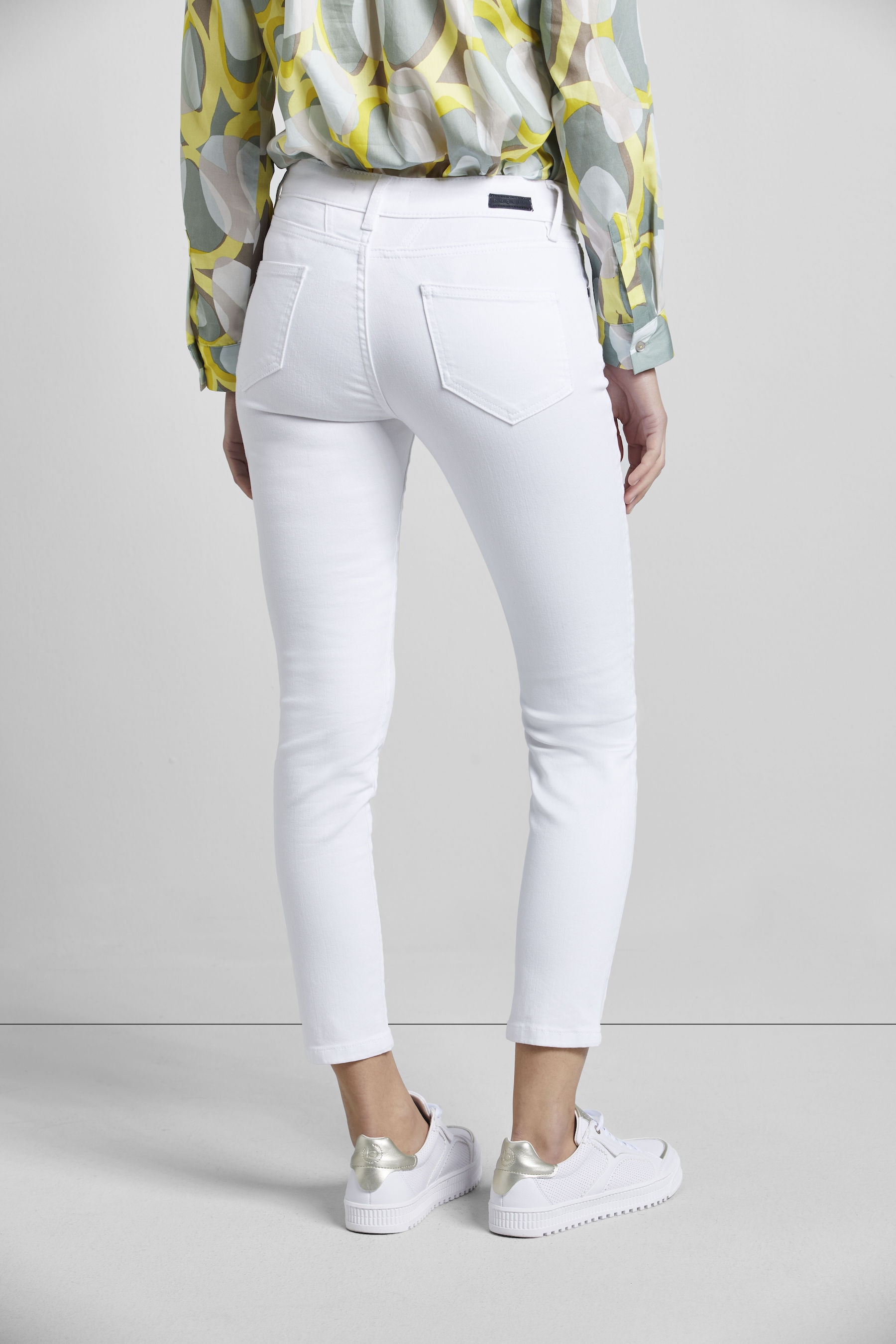 bugatti 5-Pocket-Jeans »Basic Essential« mit Flexcity-Stretch