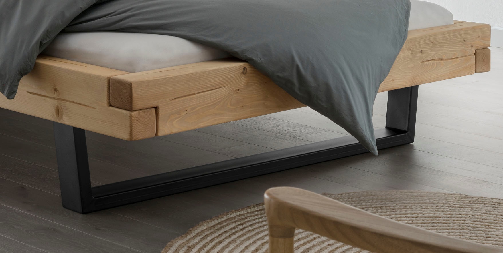 Home affaire Massivholzbett »Ultima Balkenbett Doppelbett, Füsse Metallkufe« hohe Belastbarkeit: 200kg je Seite,  FSC®-zertifizierte Wildeiche oder Fichte, viele Breiten zur Auswahl