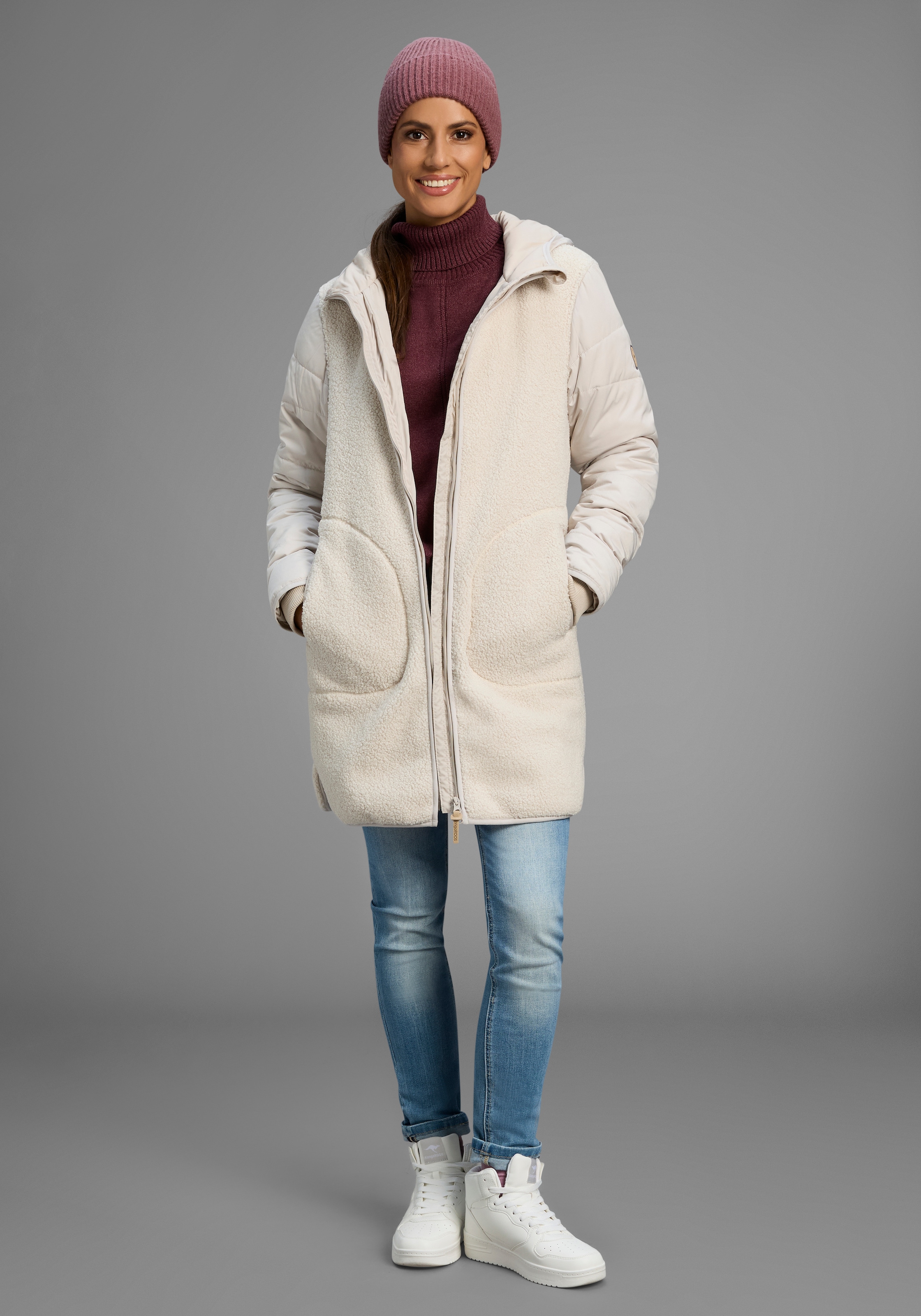 KangaROOS Hybridjacke mit Kapuze Übergangsjacke aus Teddy-Fleece mit gesteppten Ärmeln und Kapuze