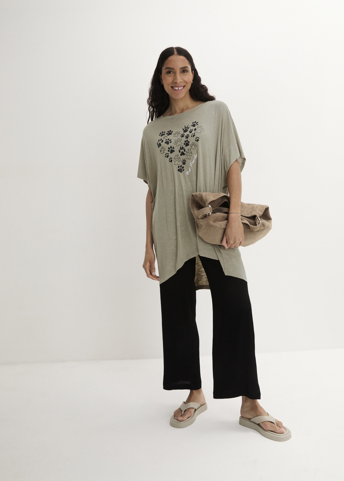 bonprix T-shirt Oversize-Passform, Kurzarm, mit dekorativem Druck, aus Viskose