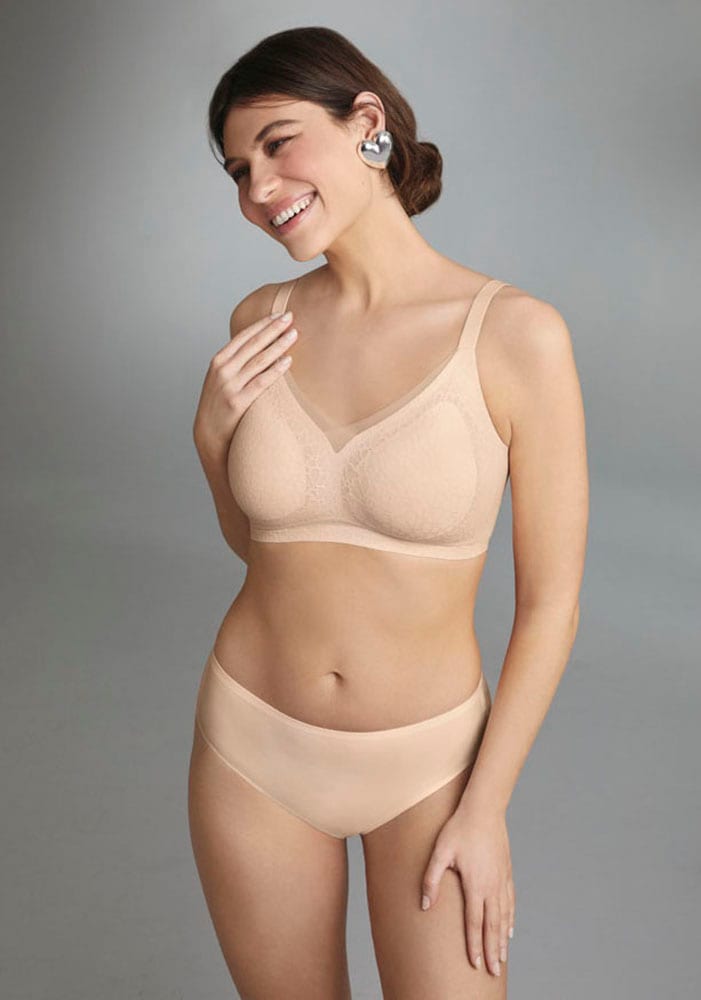 Anita since 1886 Brassière Verstellbare Träger, sportlich leichter Mesh Abschluss im Dekolleté.