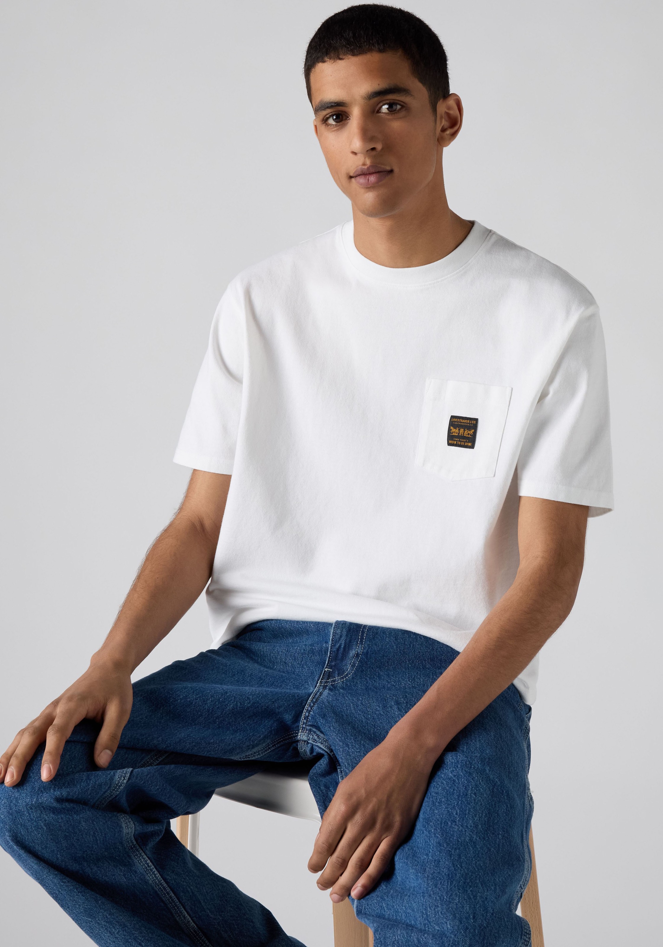 Levi's® T-shirt »SS WORKWEAR PKT TEE« avec poche poitrine