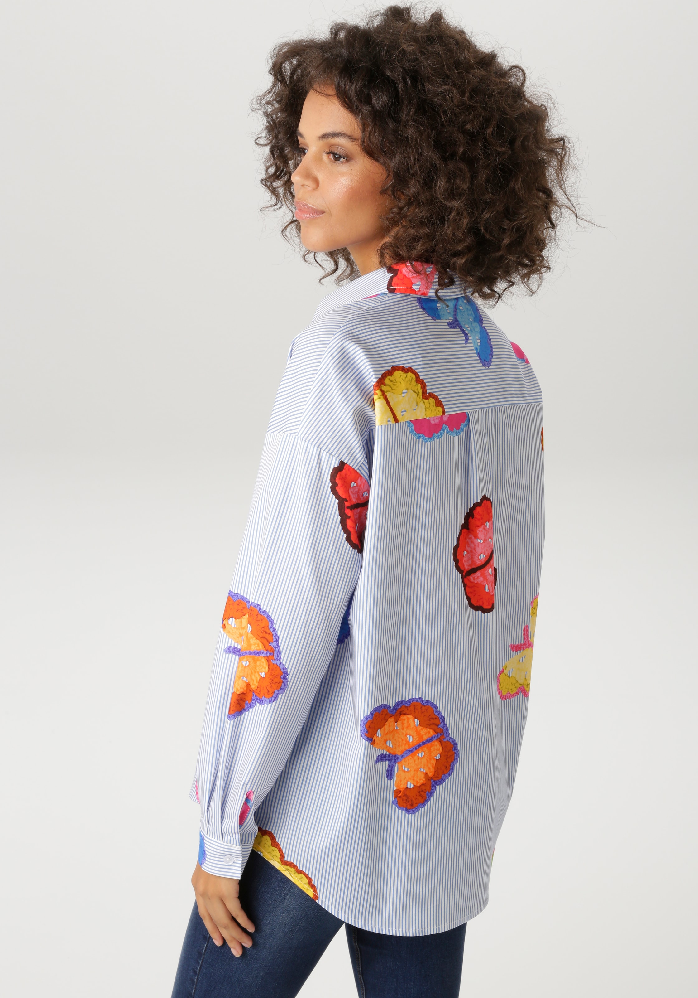 Aniston CASUAL Hemdbluse , gestreift und mit bunten Schmetterlingen bedruckt - NEUE KOLLEKTION