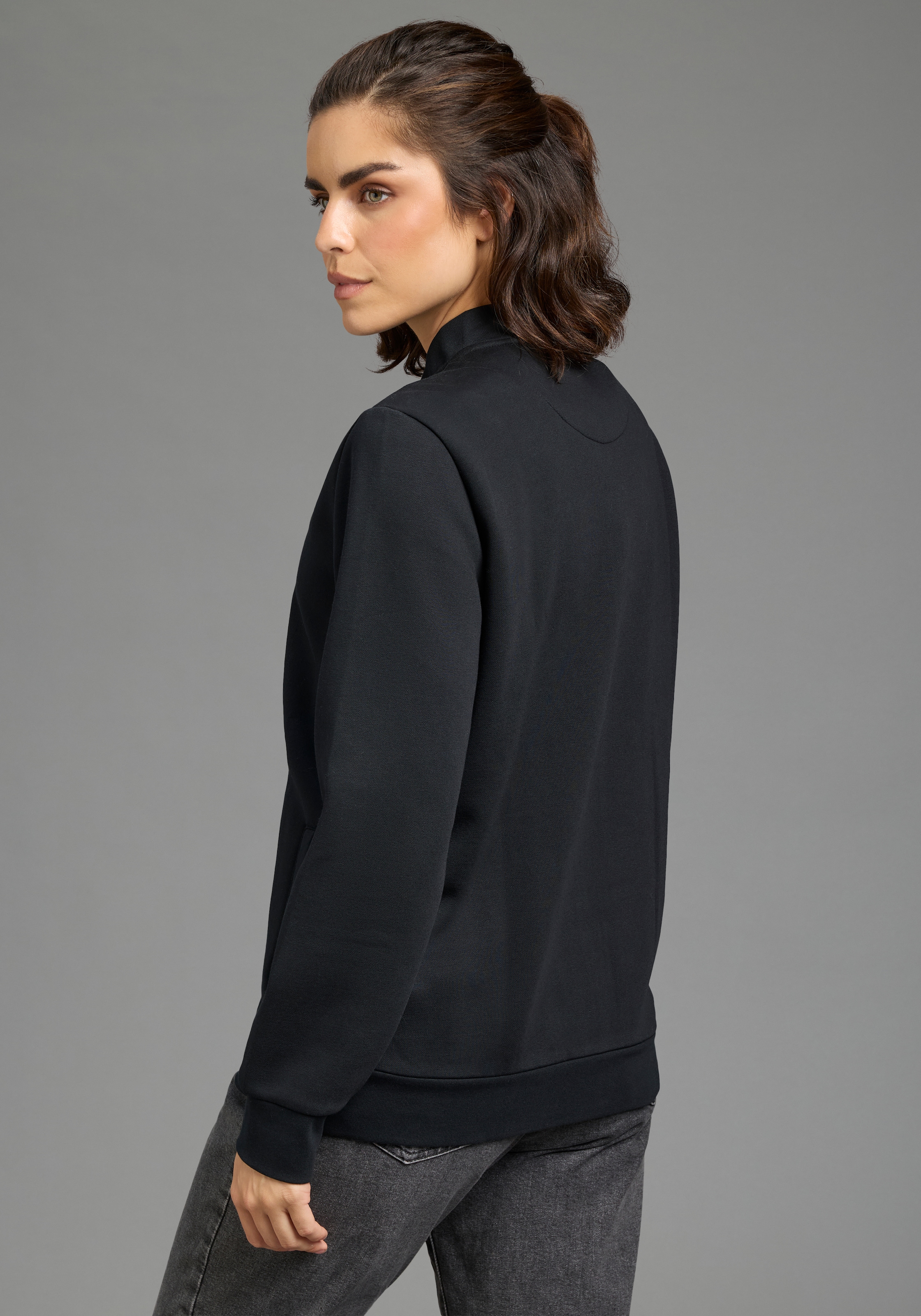 Laura Scott Sweatjacke 1 in  Blousonform aus kuscheliger Sweatware, glänzendem Reissverschluss