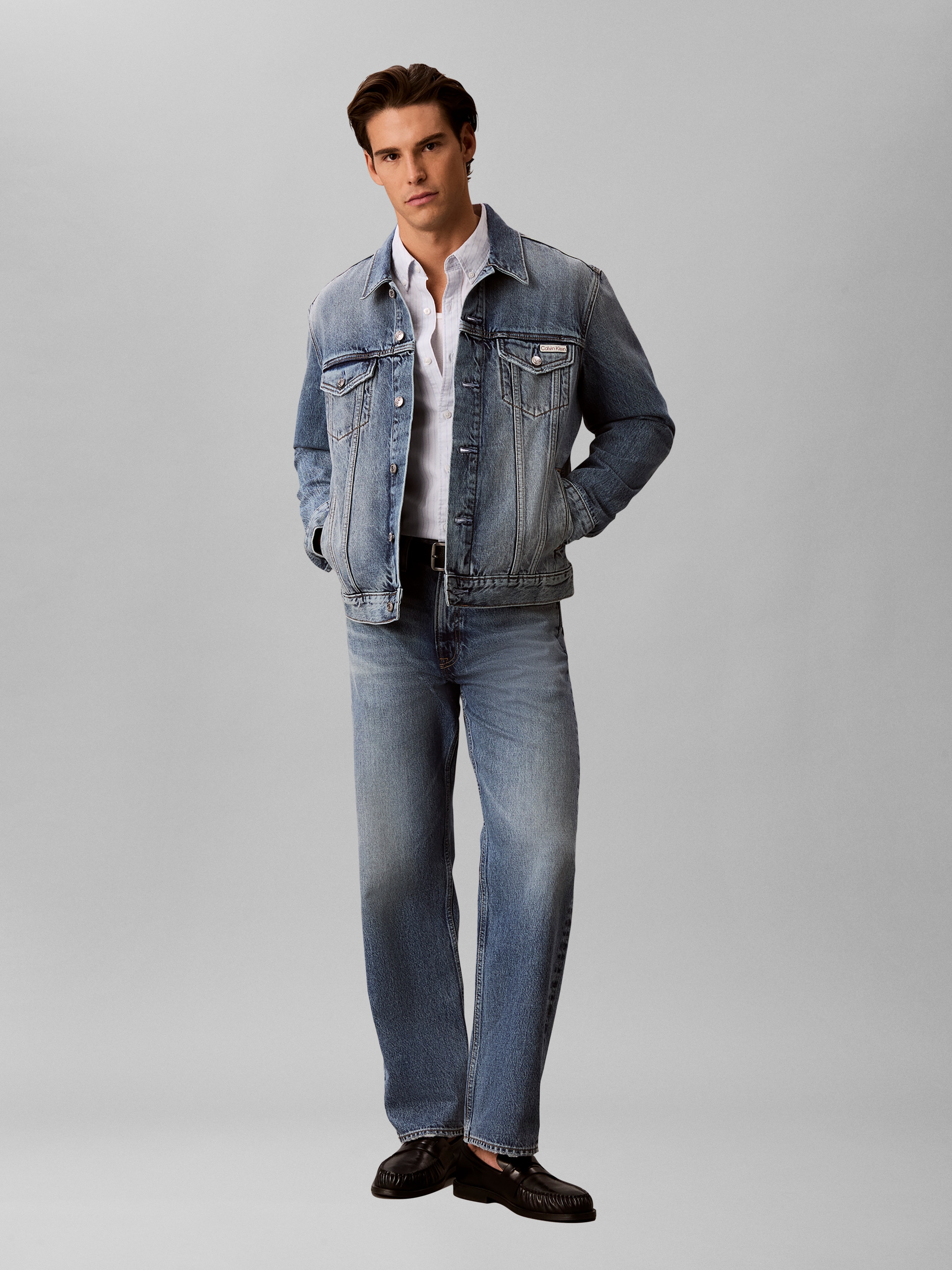 Calvin Klein Jeans Veste en jean »ANDREW CLASSIC TRUCKER« coupe authentique des années 90, boutons métalliques avec logo