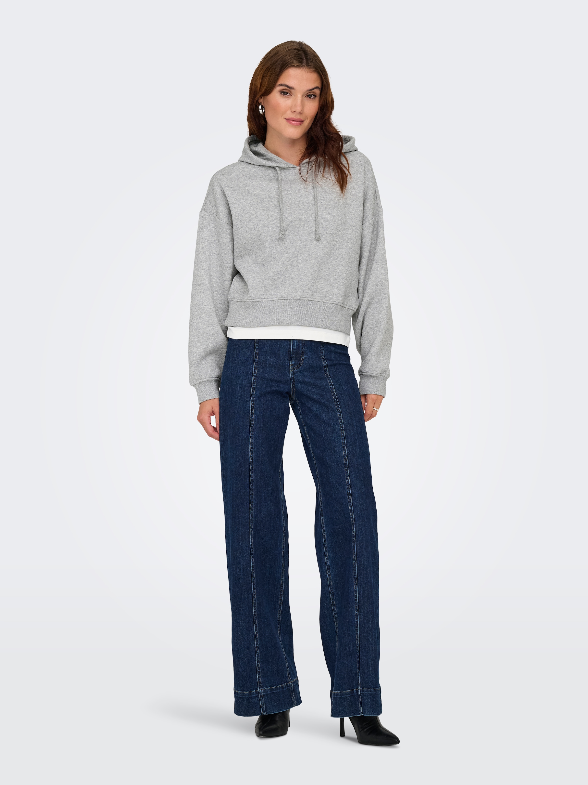 ONLY Sweat à capuche »ONLSWEAT LIFE L/S HOODIE CROPPED SWT«, mélange de coton, coupe ample
