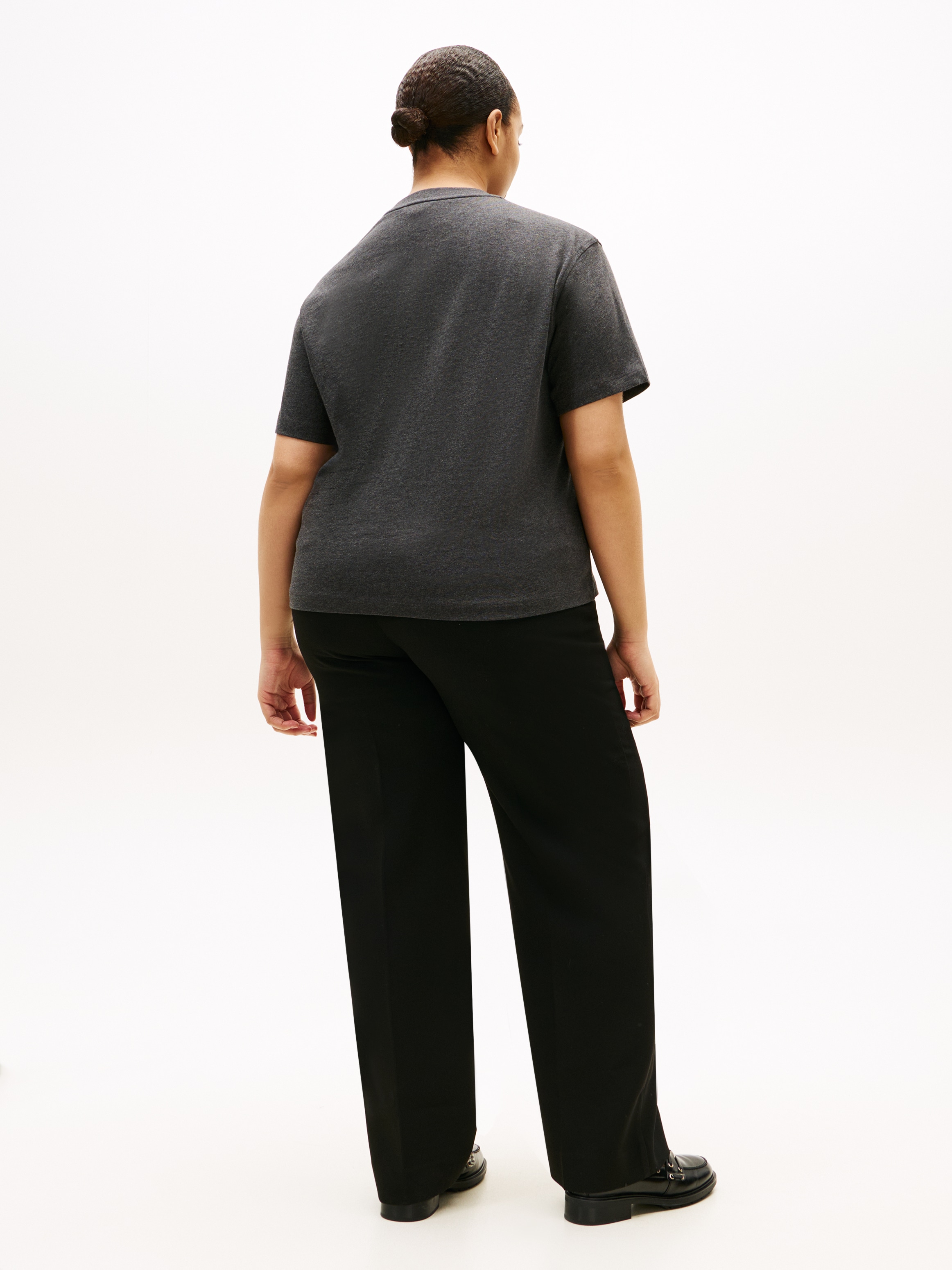 Tommy Hilfiger Curve Kurzarmshirt »CRV GOLD BTN SCRIPT MDRN SS TEE« in grossen Grössen, mit goldfarbenen Knöpfen