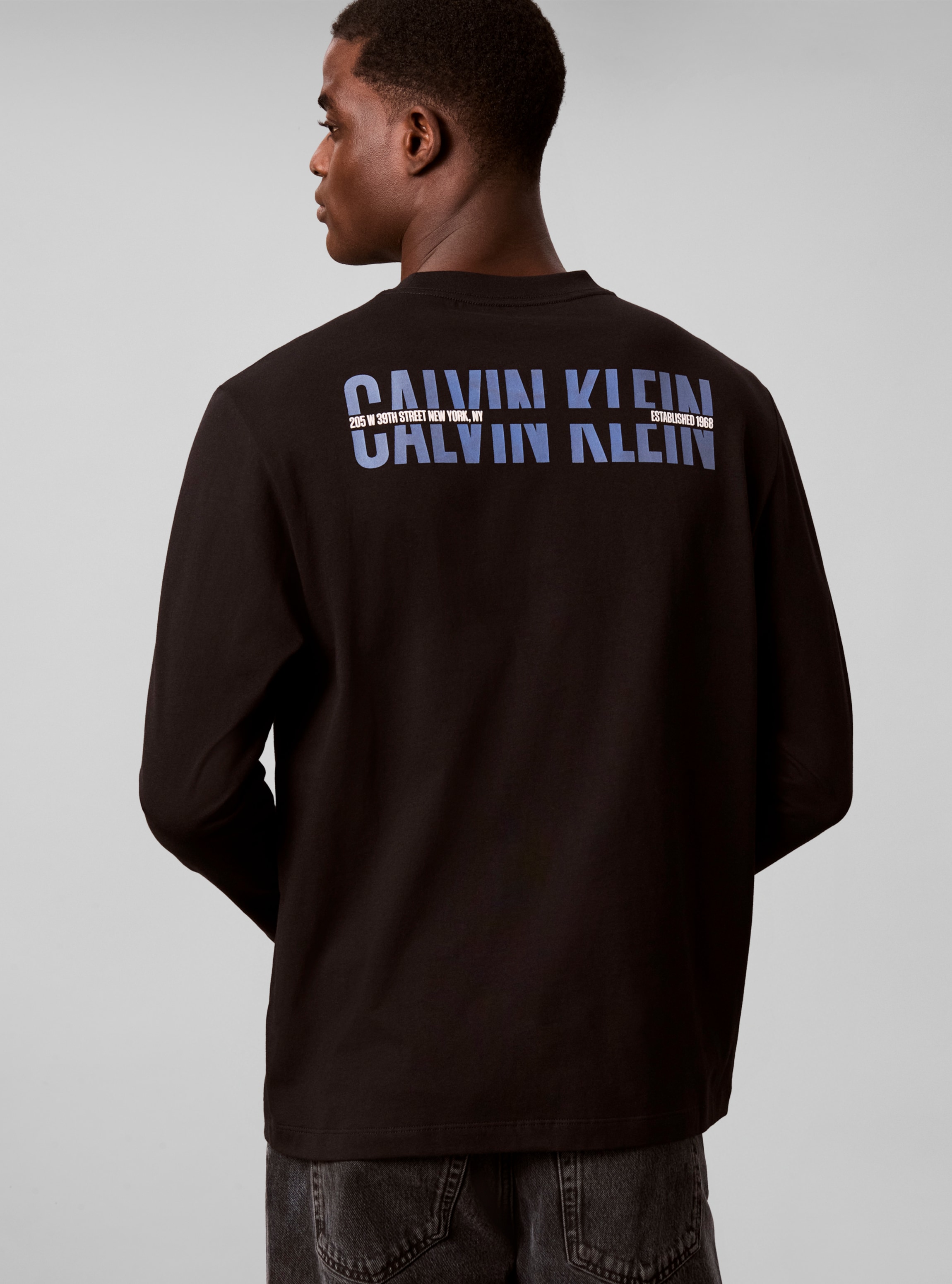 Calvin Klein Langarmshirt »EASY 20S RETRO CALVIN BACK« Regular fit mit Markenprint