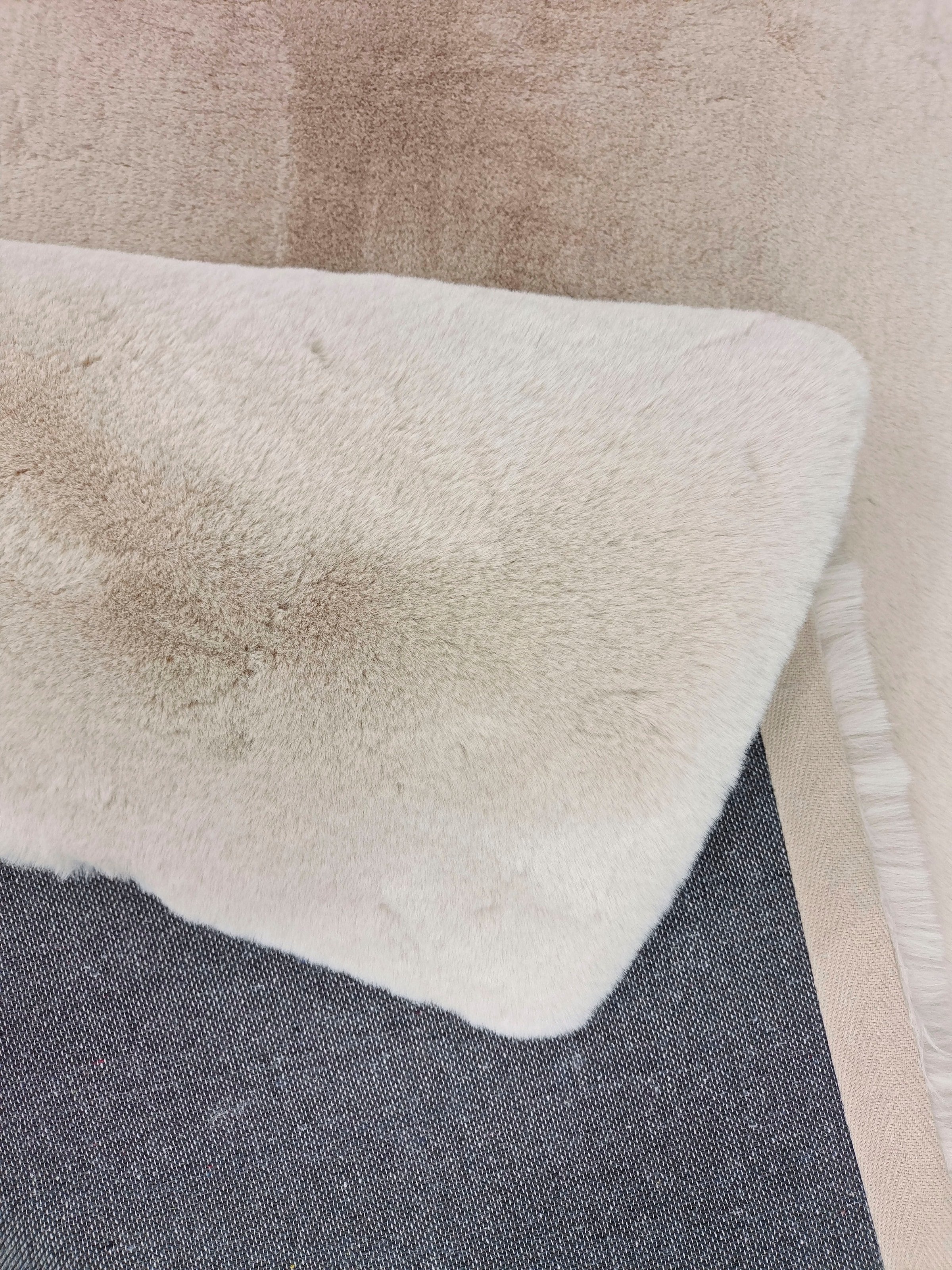 my home Tapis en fourrure »Rabbit, Kunstfell, Kaninchenfell-Haptik, Microfaser,« Rectangulaire 42 mm Höhe besonders hoch und flauschig, Wohnzimmer, Schlafzimmer,  Flur, Läufer