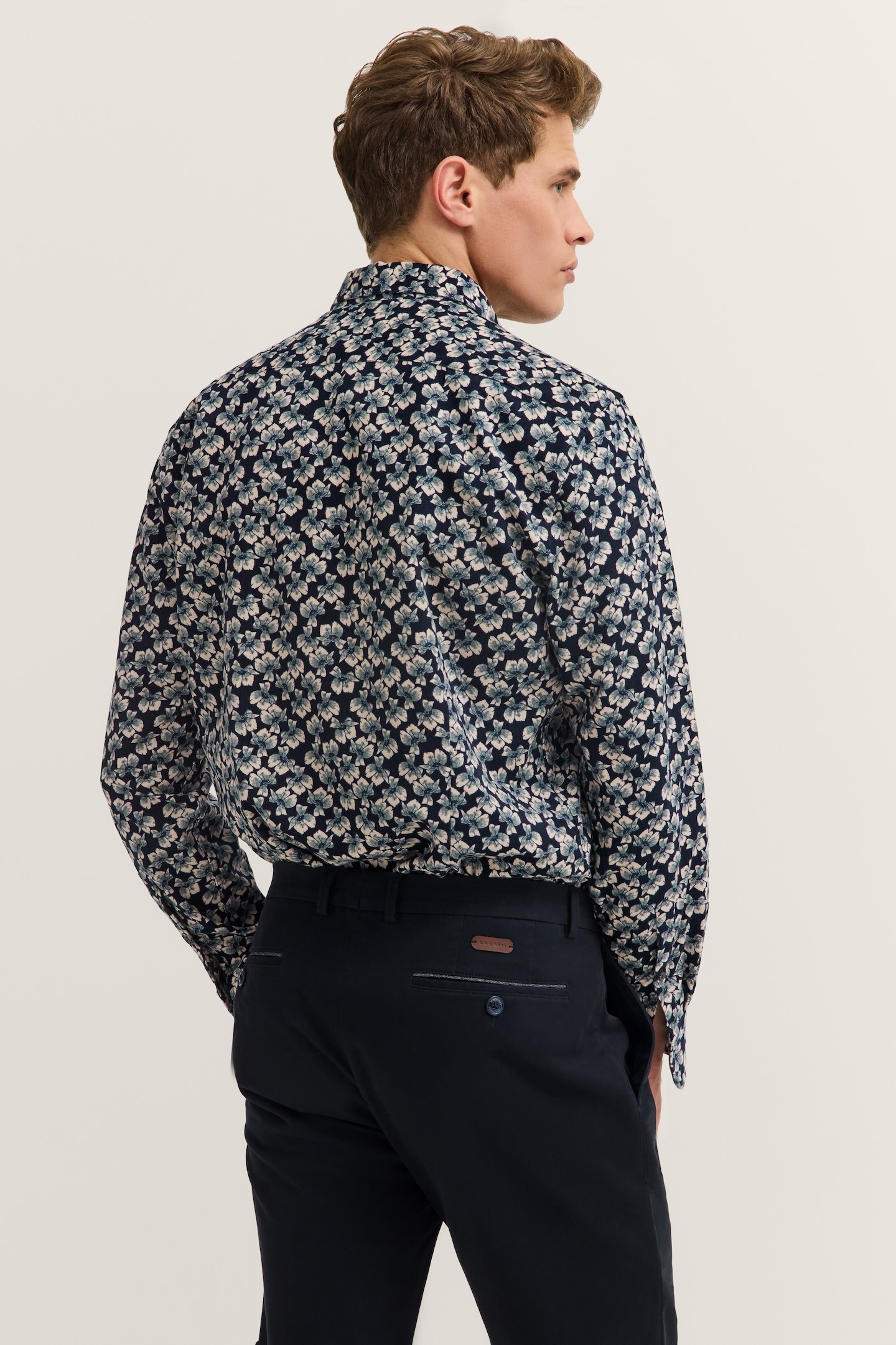 bugatti Chemise à manches longues »Soft Cotton« mit floralem Muster und im Modern Fit