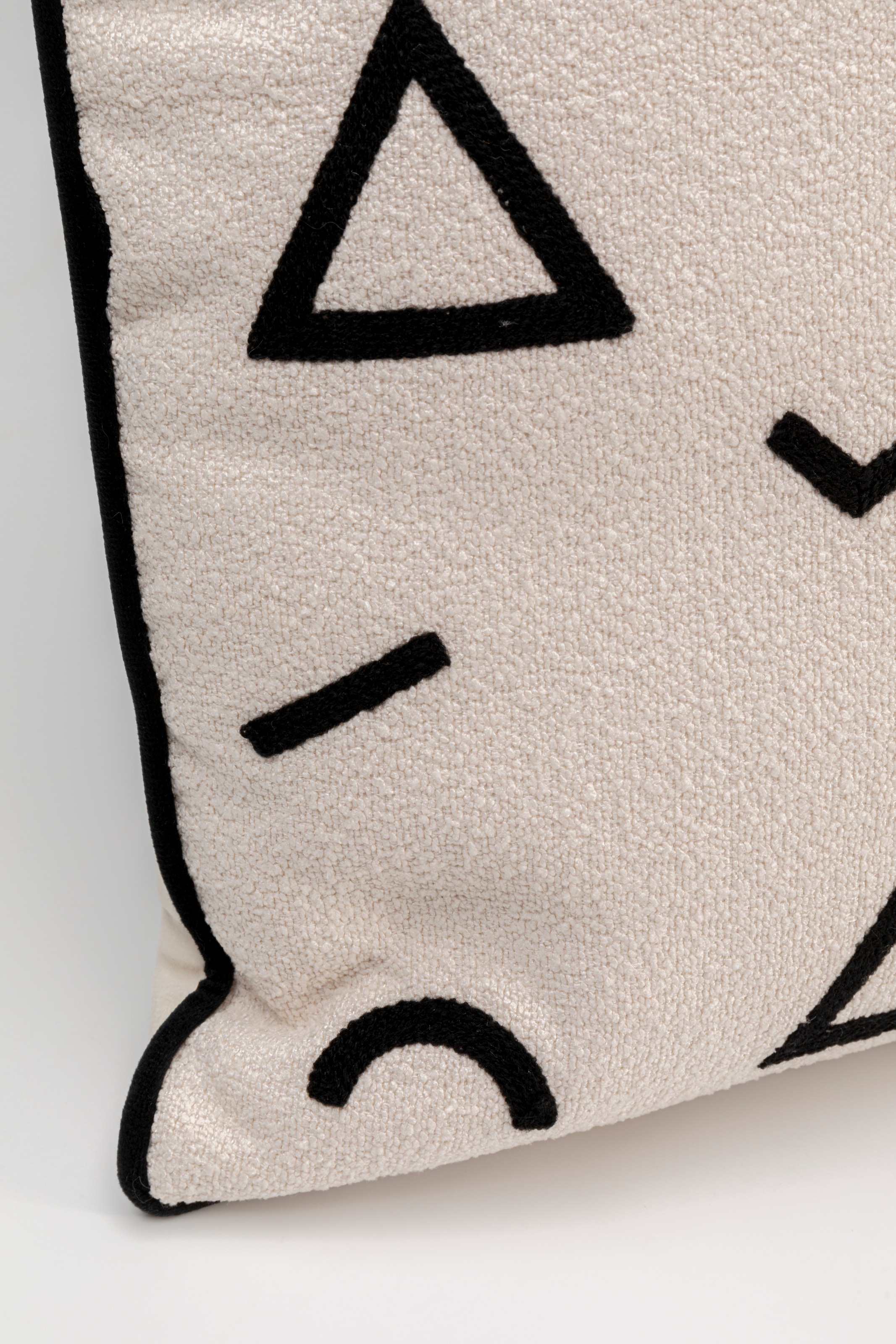 Kare Design Coussin décoratif »Geometric, Kissenhülle mit Füllung, 45x45 cm« stützt Kopf und Nacken angenehm und sorgt für erholsamen Schlaf