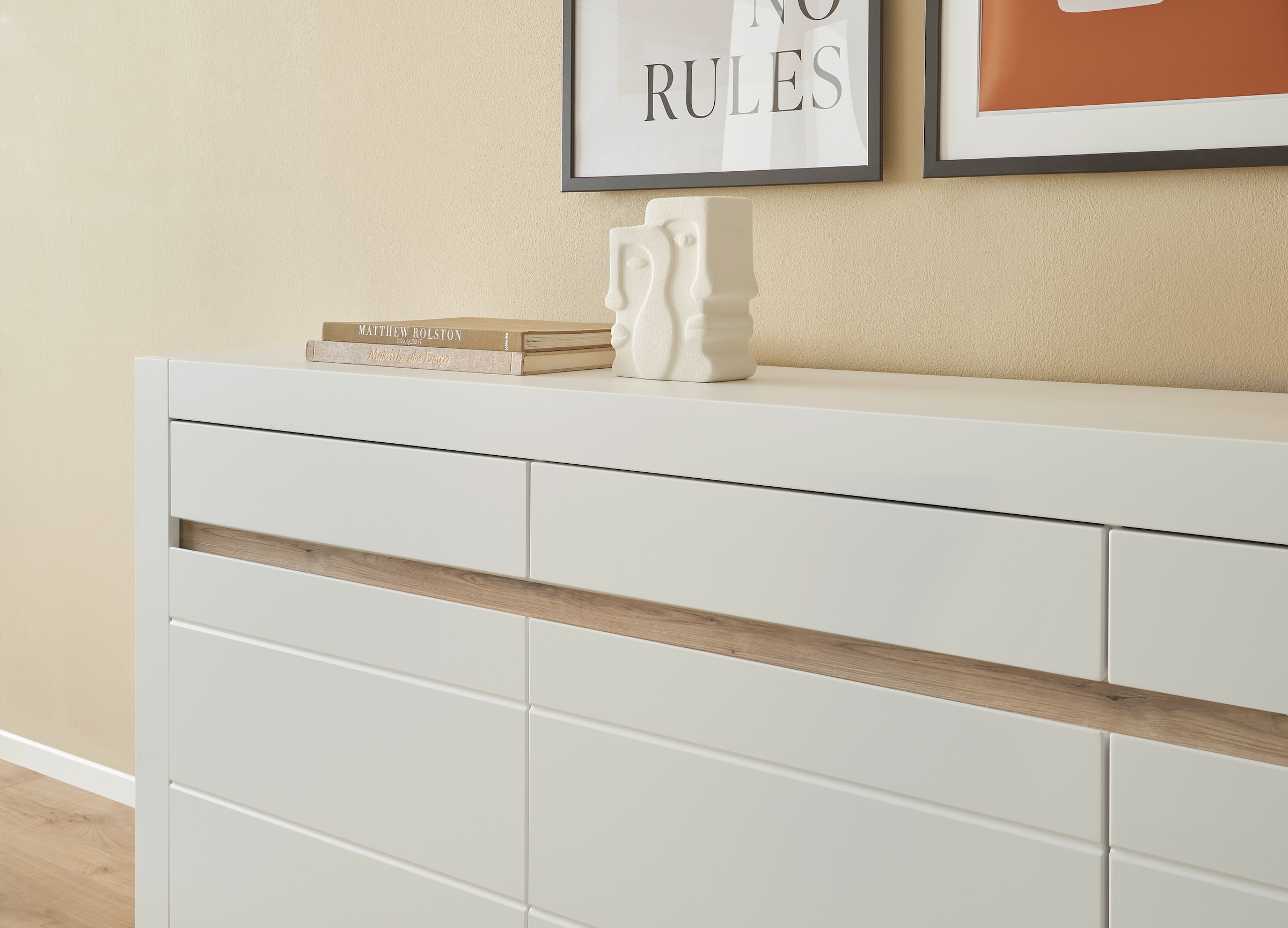 Home affaire Sideboard »Chester, moderne Anrichte, Kommode mit Stauraum, Schrank, Weiss Matt« 1 cuis tlg. austauschbare Blende in Griffleiste, zeitloses Design, 217 cm breit