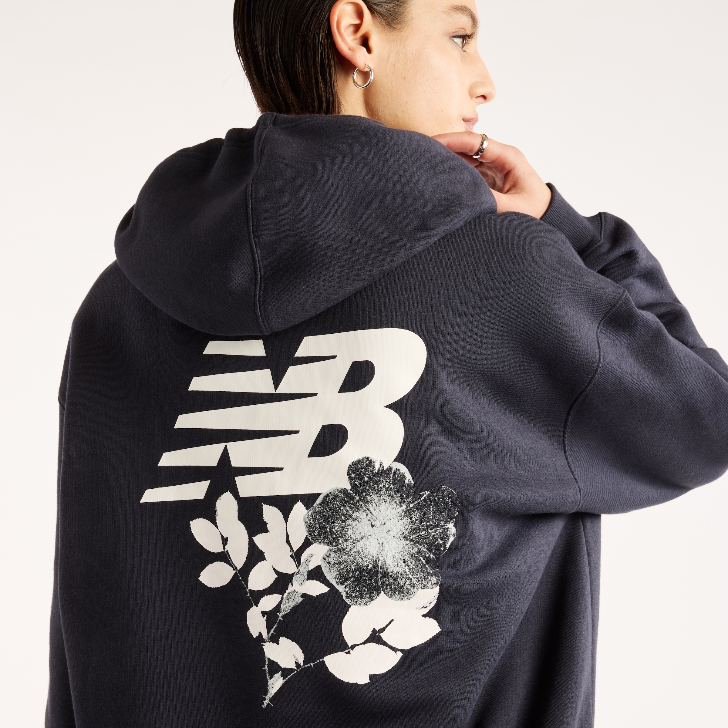 New Balance Kapuzensweatshirt »PRESSED FLOWERS HOODIE«, aus Baumwolle und Polyester, für Erwachsene
