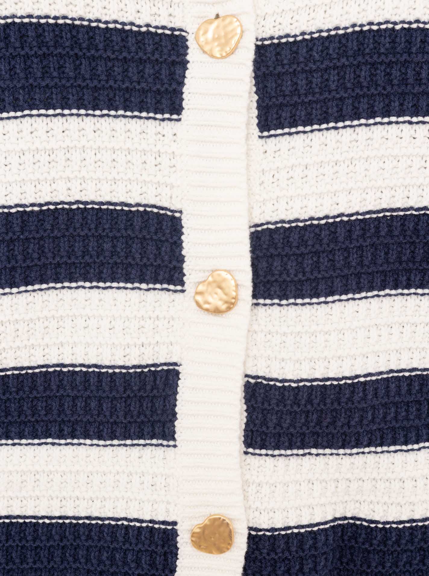 Zwillingsherz Veste en tricot mit Lochstrickmuster und Knöpfen