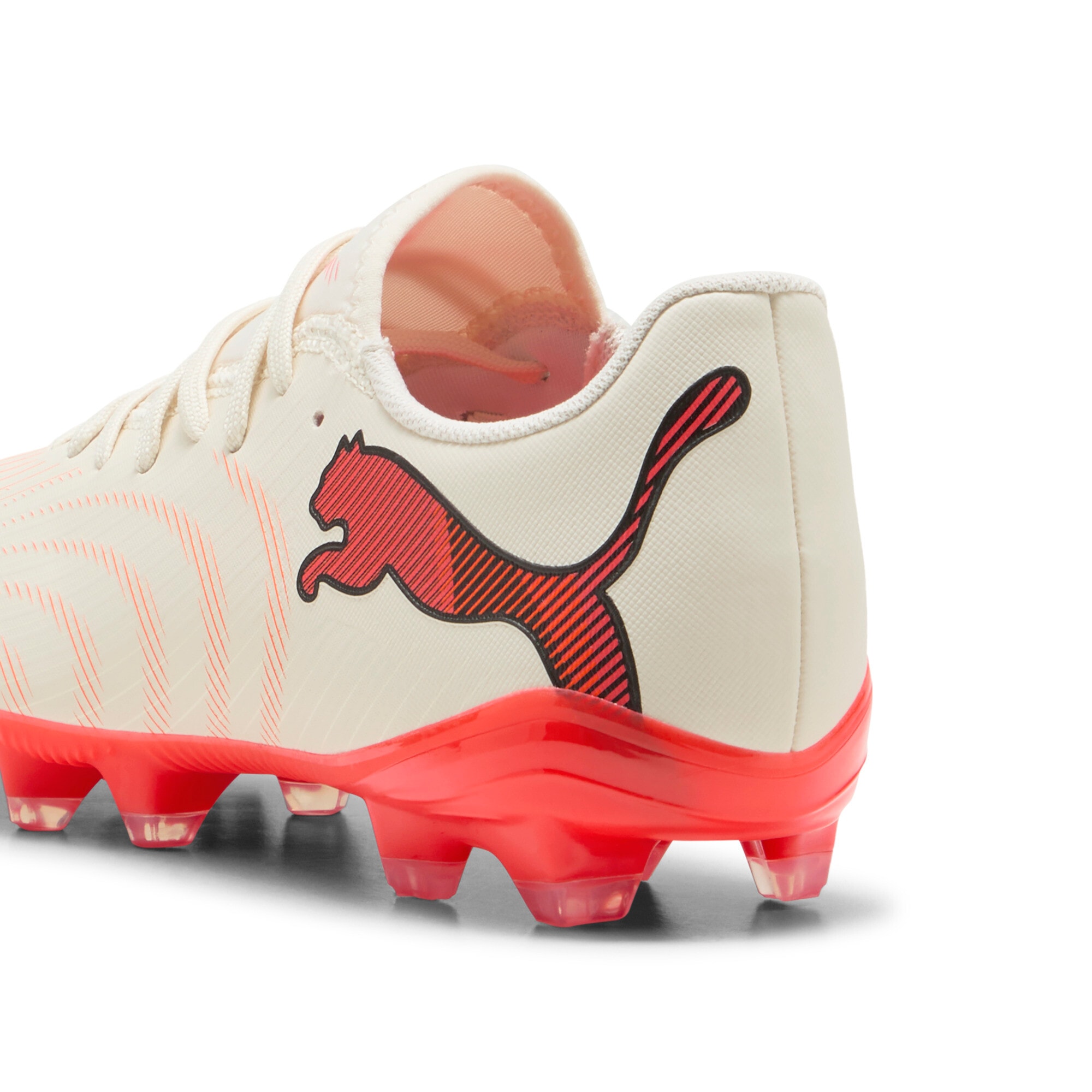 PUMA Chaussure de football »FUTURE 9 PLAY FGAG WNS«  Pour pelouses et terrains synthétiques