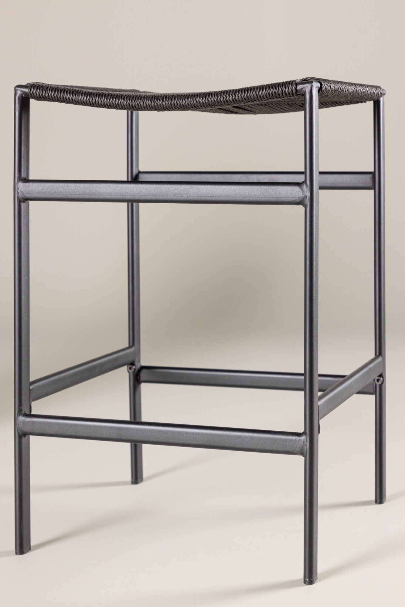 Venture Home Tabouret de bar »Polly, 2er-Set Barhocker mit schwarzem Seilsitz und Stahlbeinen« Ensemble, 2 cuis tlg. Tabouret de bar minimaliste, design en corde, confortable