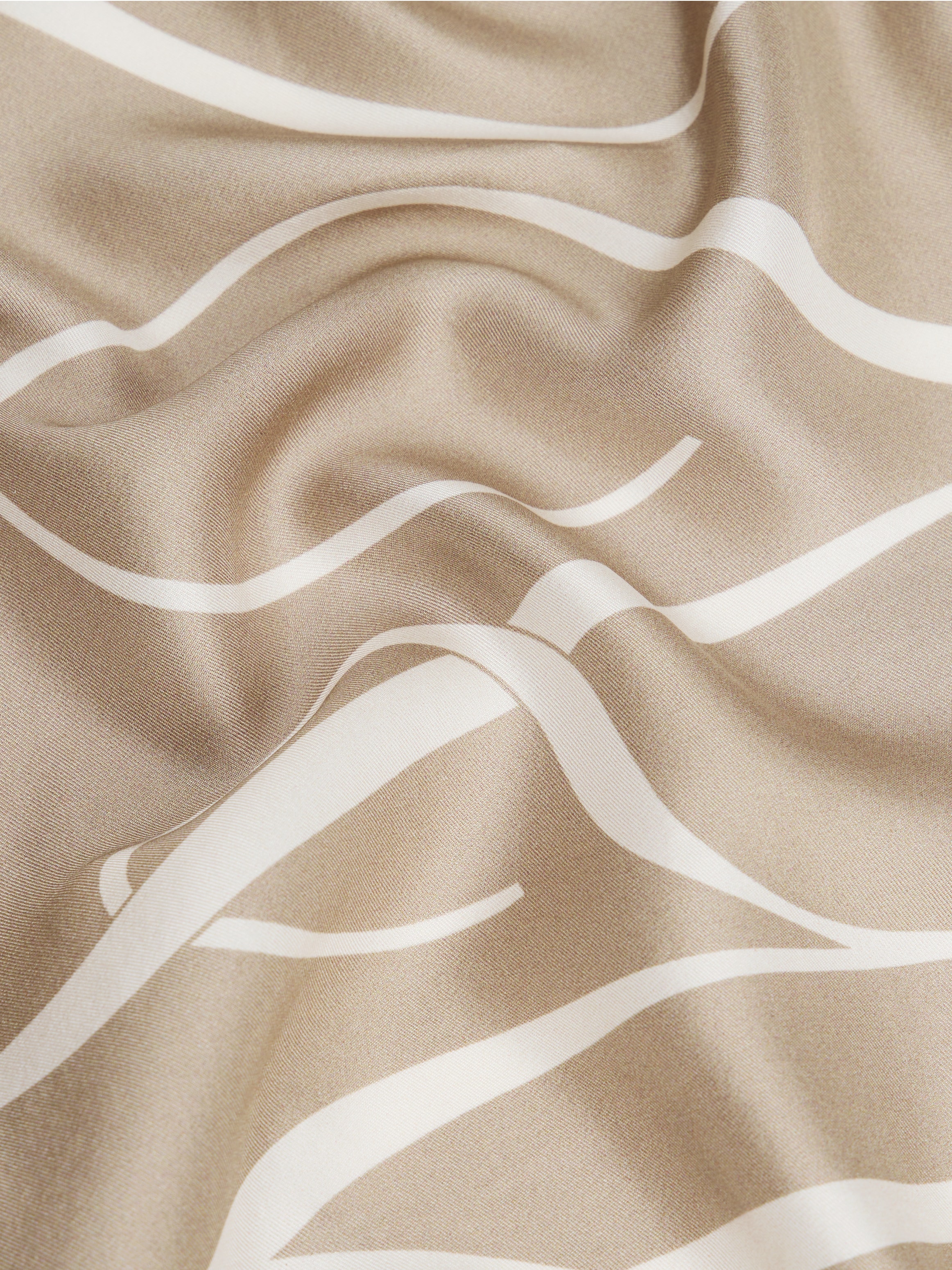 Tommy Hilfiger Foulard »TH HERITAGE SCRIPT SILK SCARF« quadratisch, aus reiner Seide mit Logo, Masse 50 xs0 cm