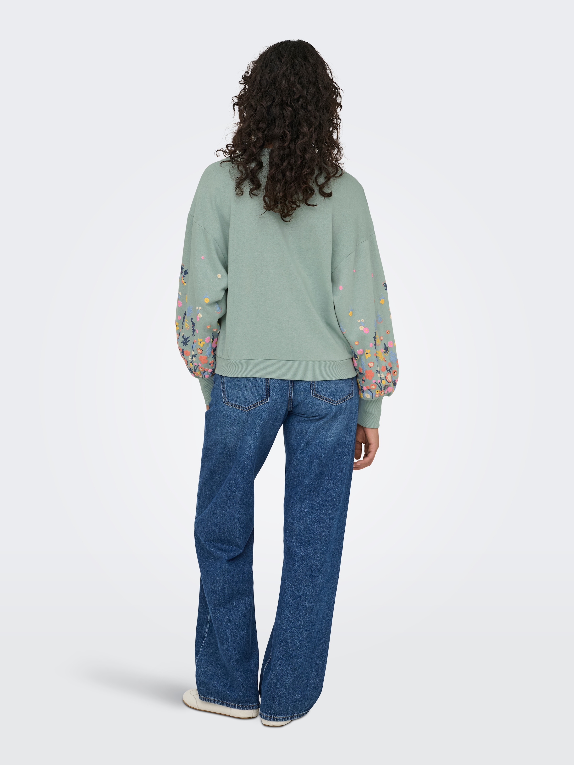 ONLY Sweat-shirt »ONLBROOKE L/S O-NECK FLOWER SWT«, mélange coton, coupe régulière

