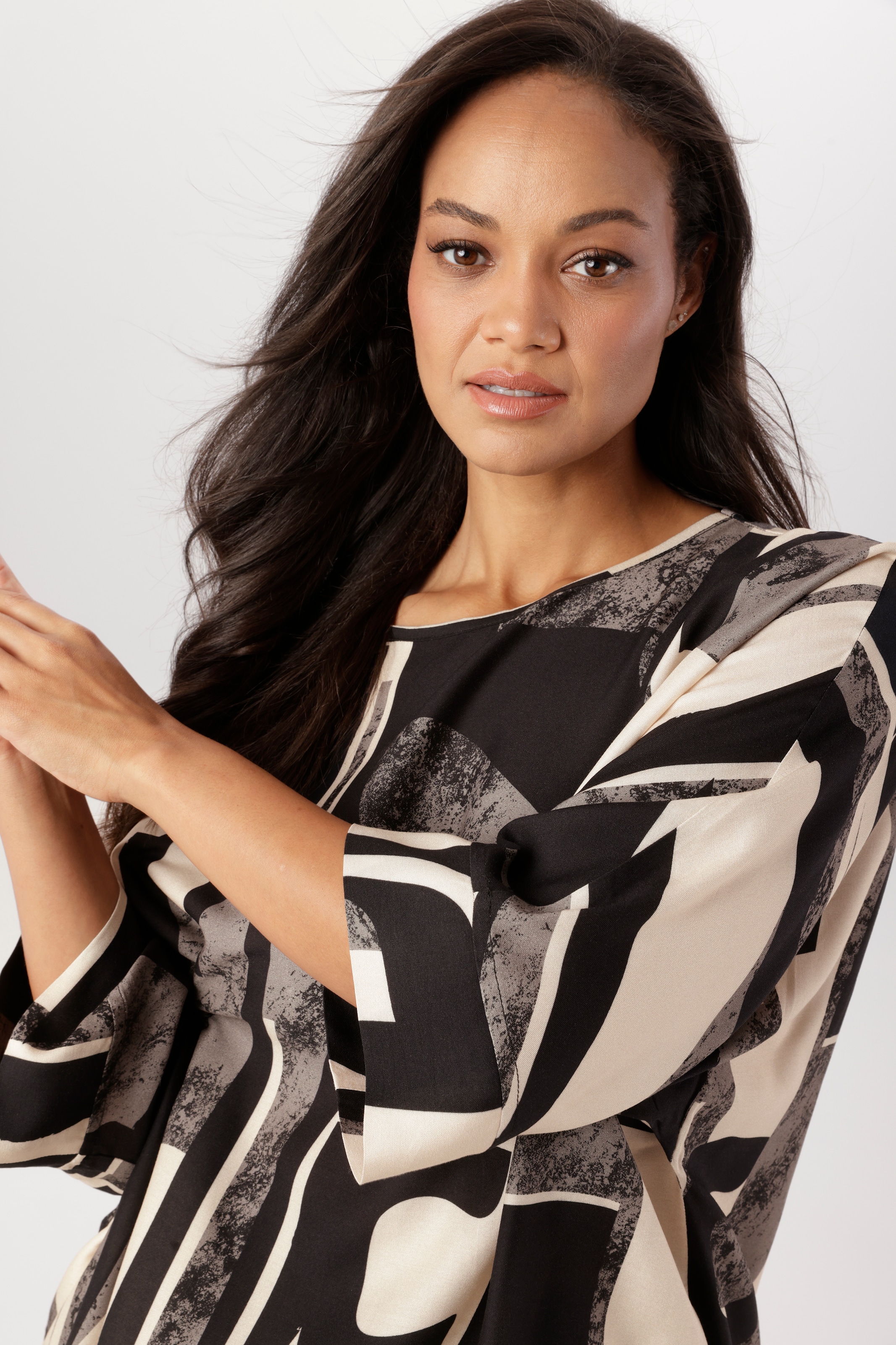 Aniston PLUS Blouse à enfiler avec motif abstrait - NOUVELLE COLLECTION