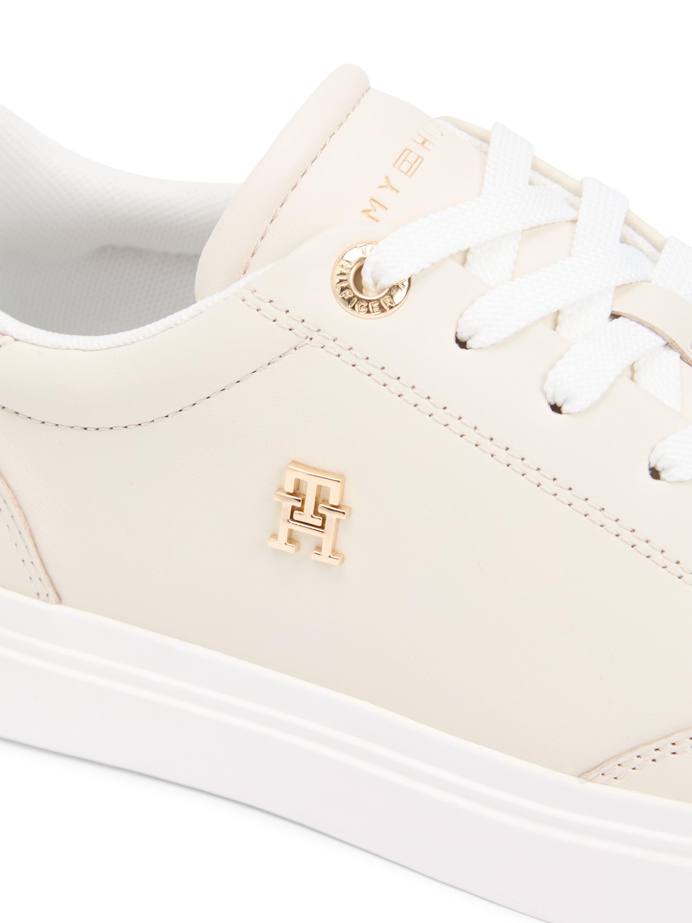 Tommy Hilfiger Baskets à plateforme »TH CHIC CUPSOLE«  chaussure de loisirs, chaussure basse, chaussure à lacets avec logo TH doré
