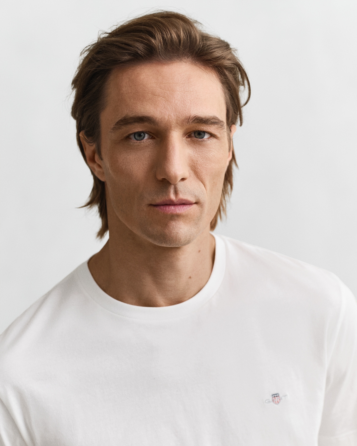 Gant T-Shirt »REG SHIELD SS T-SHIRT« mit Logostickerei auf der Brust