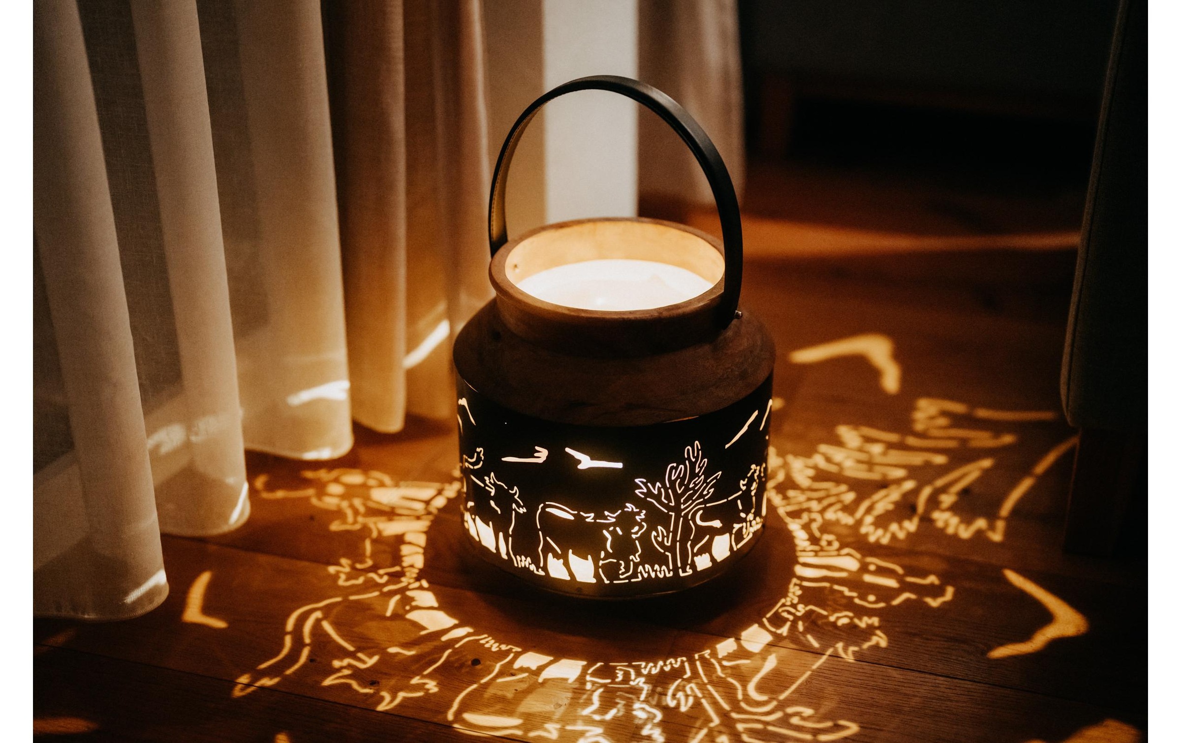 Kadastar Kerzenlaterne »Alpaufzug Familie« Laterne Scherenschnitt