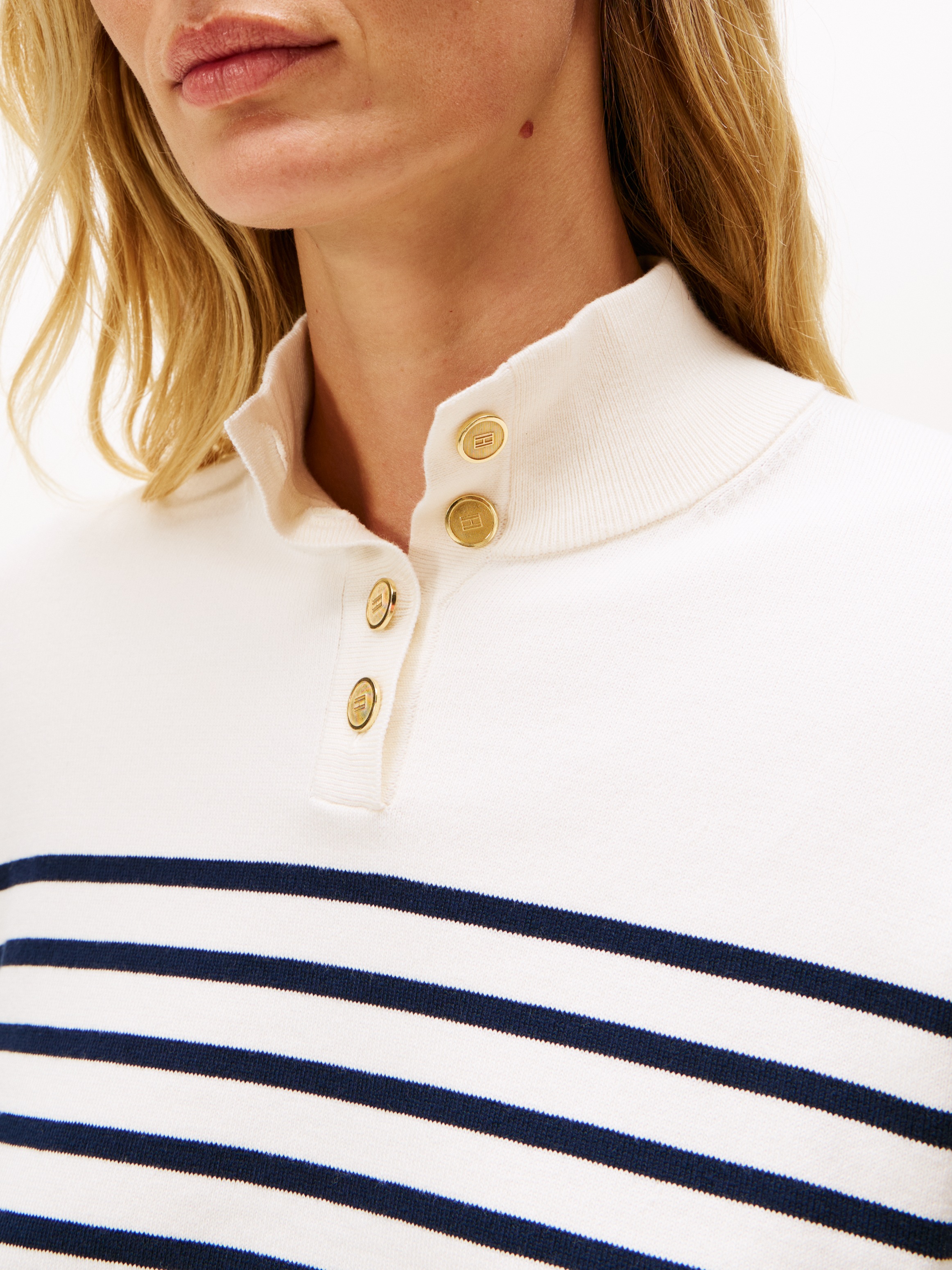 Tommy Hilfiger Pull en tricot »CO JERSEY GOLD BTN MOCK-NK SWT« mit goldfarbenen Knöpfen