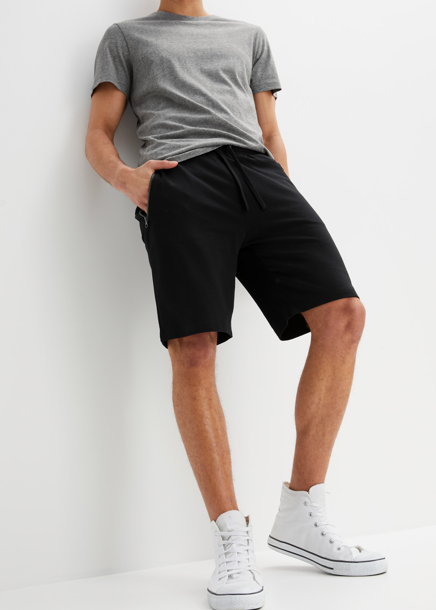 bonprix Sweatbermudas  aus Baumwolle und Polyester, mit Reissverschluss-Taschen, regular fit