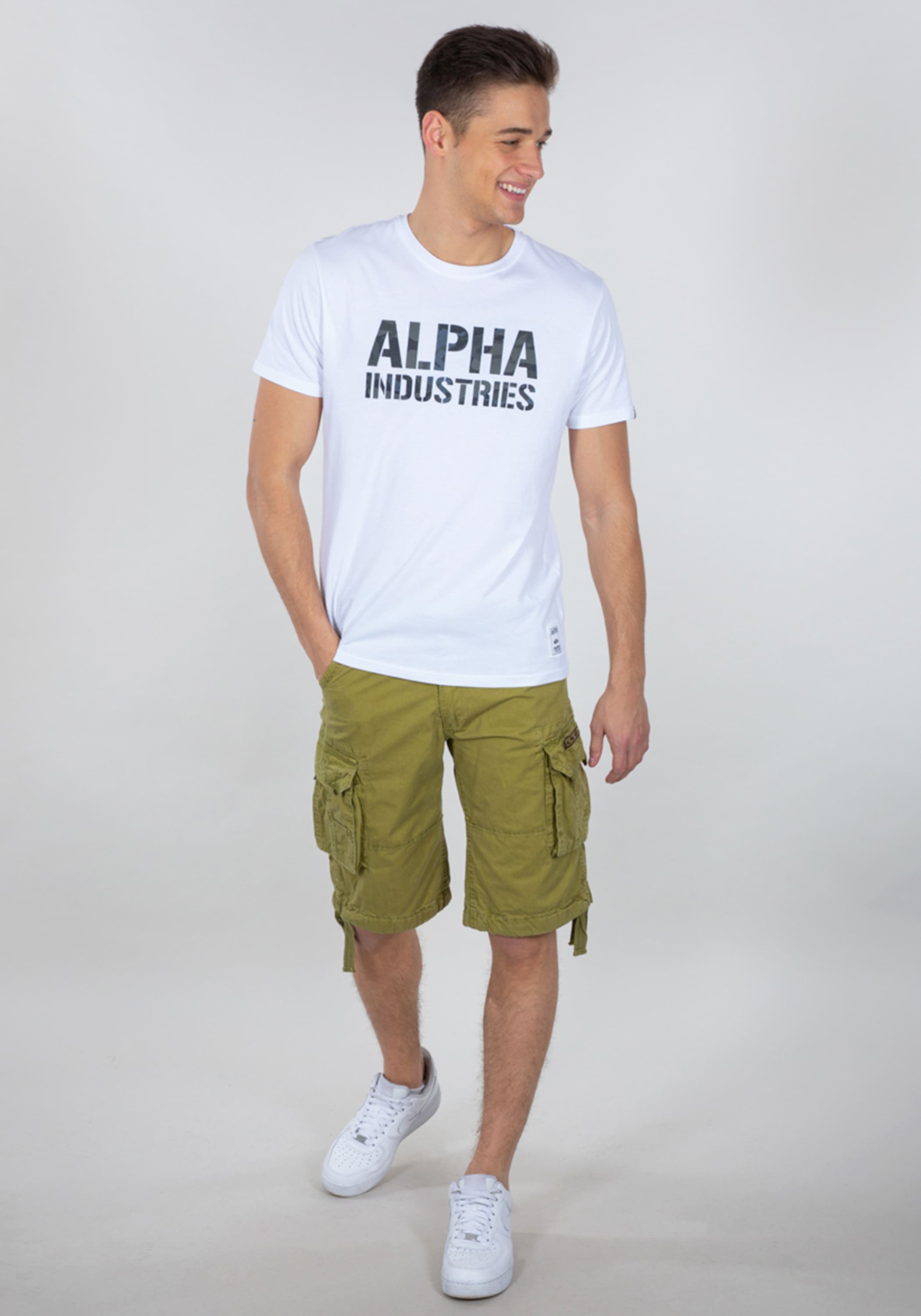 Alpha Industries Shorts »Jet Short«