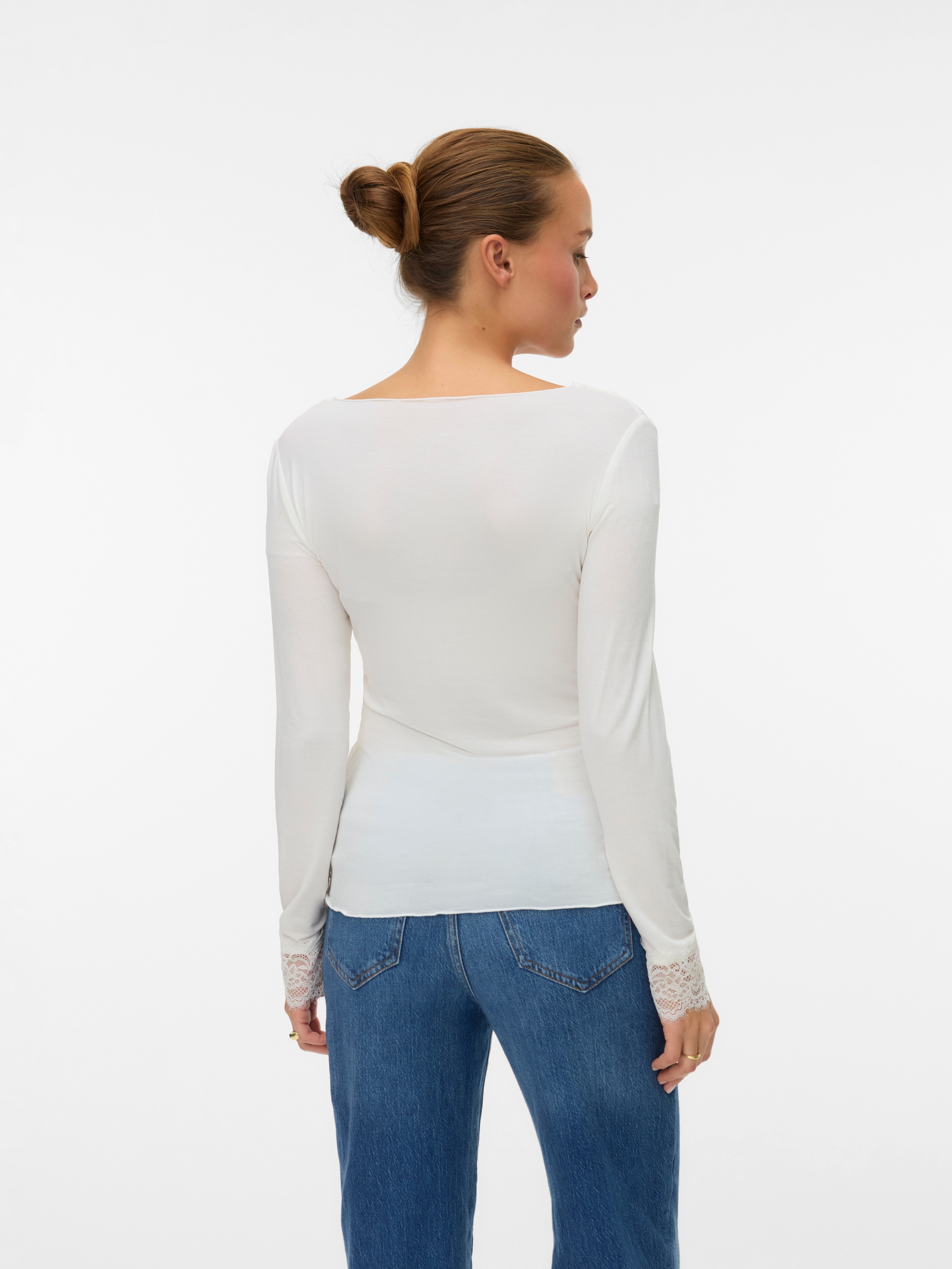 Vero Moda T-shirt à manches longues »VMSKYE LS V-NECK LACE TOP JRS NOOS« mélange de matières, avec laine et stretch, coupe slim