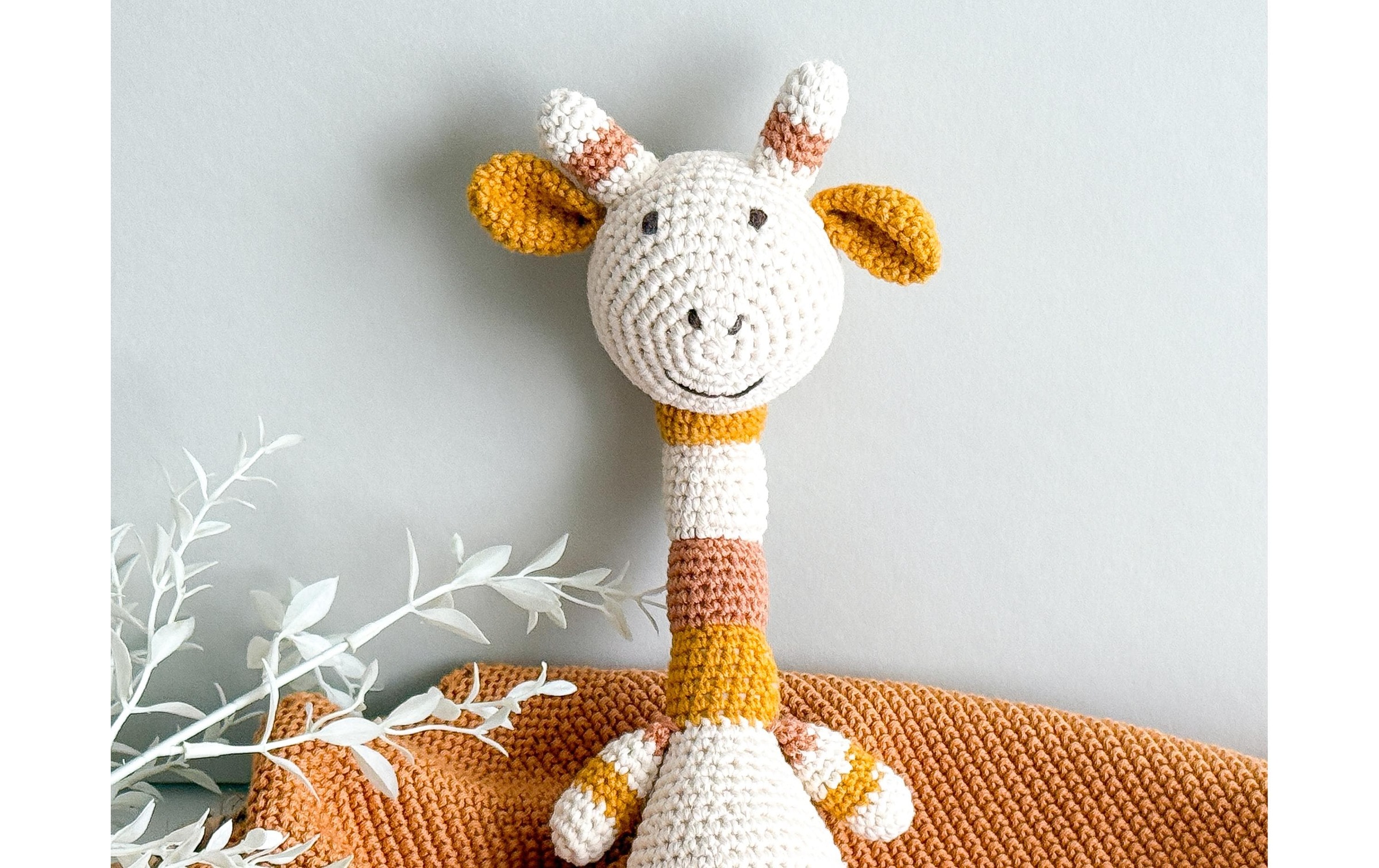   Set cadeau pour nouveau-né »Welcomebabybox Leni – Decke & Giraffe« 2 cuis Kuschelige 2-teilige Geschenkbox für Babys