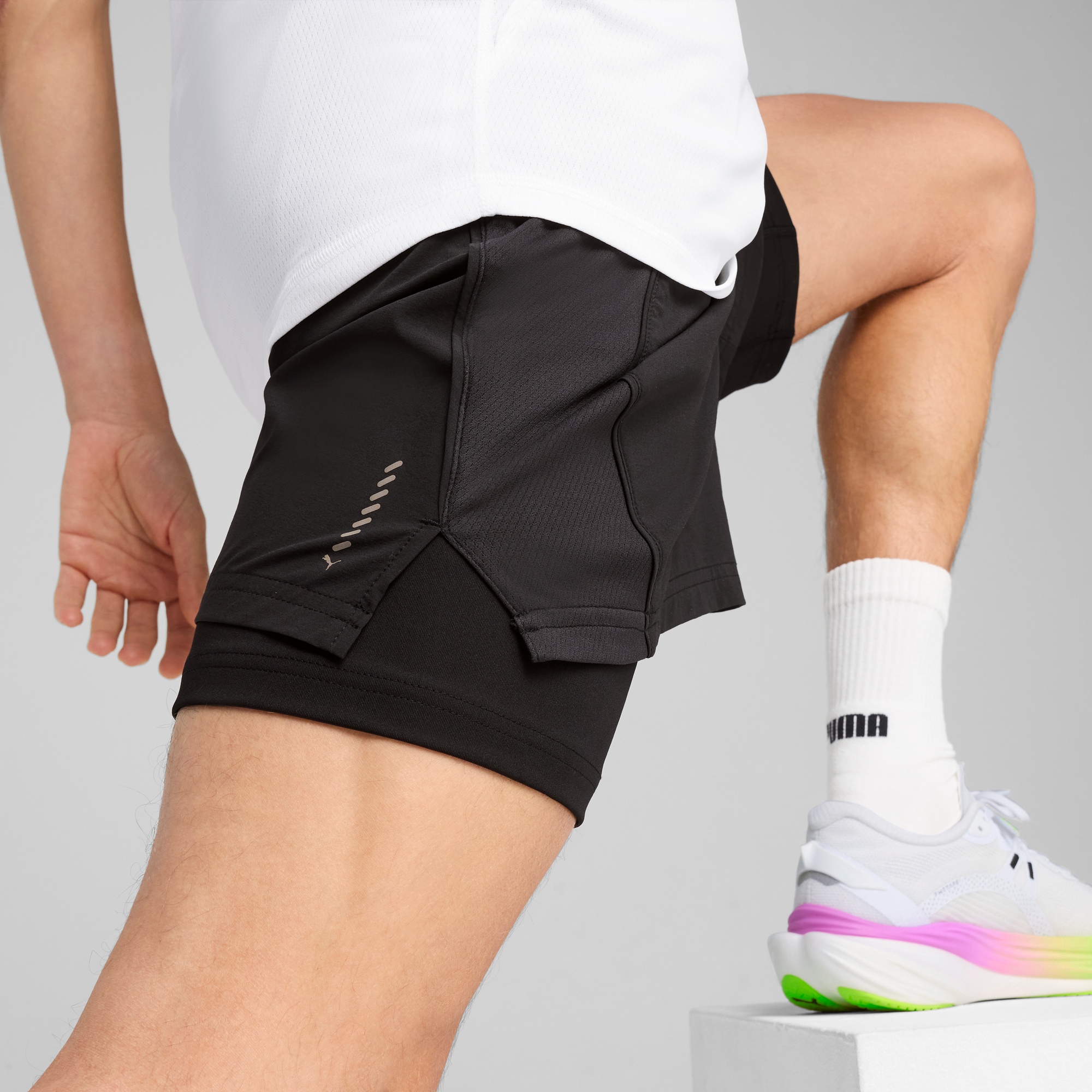 PUMA Short de course »M RUN VELOCITY 2IN1 SHORT«  avec technologie DryCELL, poche téléphone intégrée, coupe slim