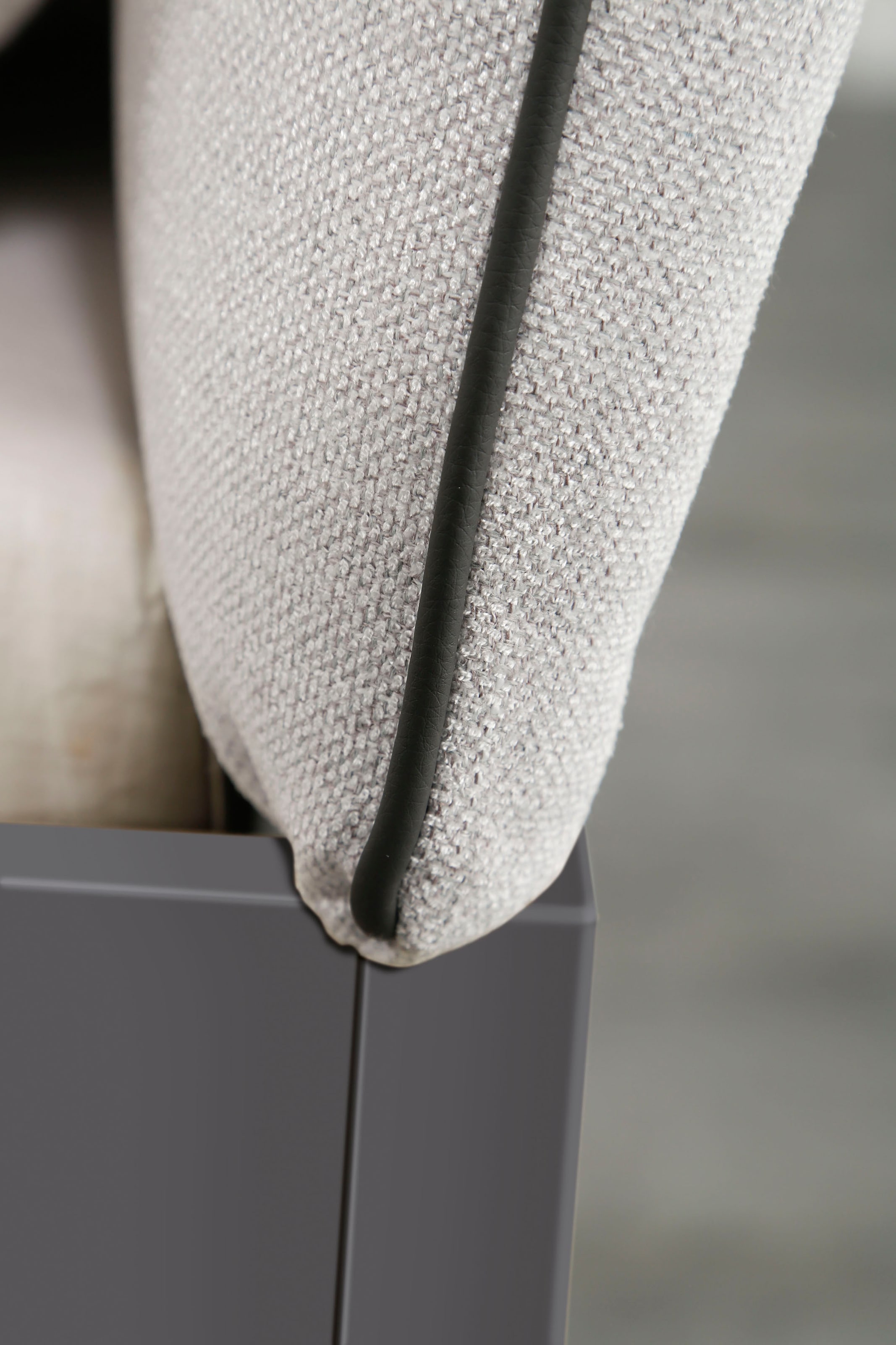 rauch Lit futon »Aditio« tête de lit en tissu tissé avec passepoil contrasté