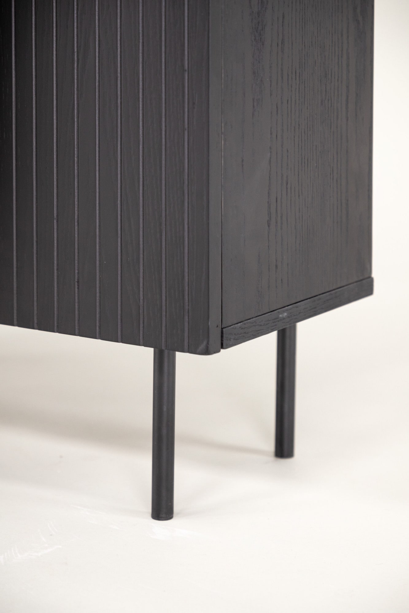 Venture Home Armoire à provisions »Björkön, Stauraumschrank, geriffelt, Höhe 103 cm« Armoire haute, MDF, façades rainurées, pieds en acier, style scandinave