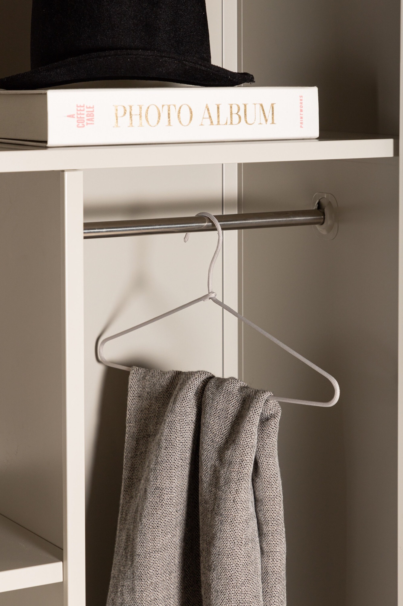 Venture Home Armoire vestiaire »Piring, Stauraumschrank aus Stahl, 2 Türen, Höhe 183 cm« Armoire à vêtements, revêtement en poudre, tringle, étagères, moderne