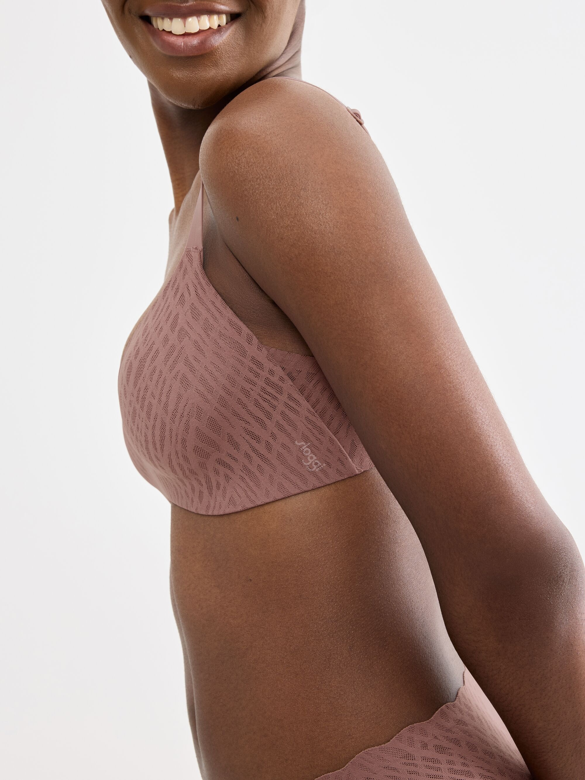 sloggi Soutien-gorge sans armatures »ZERO Feel Bliss THE UP« invisible avec effet dentelle