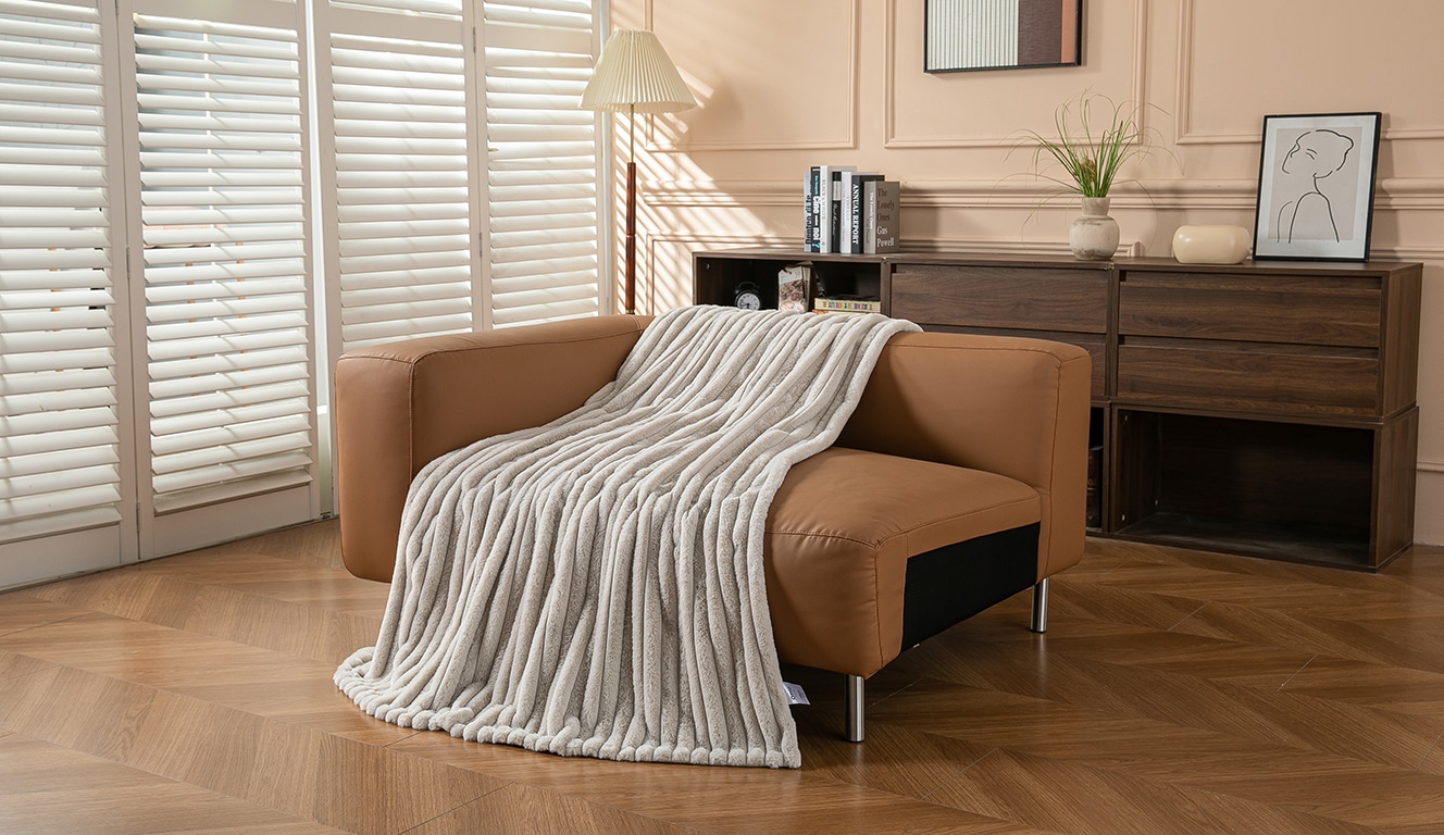 GOODproduct Couverture d'intérieur »Milara Premium, hochwertige Qualität, flauschige Tagesdecke« couverture d'ameublement haut de gamme et moelleuse, couvre-lit, premium 350g/m²