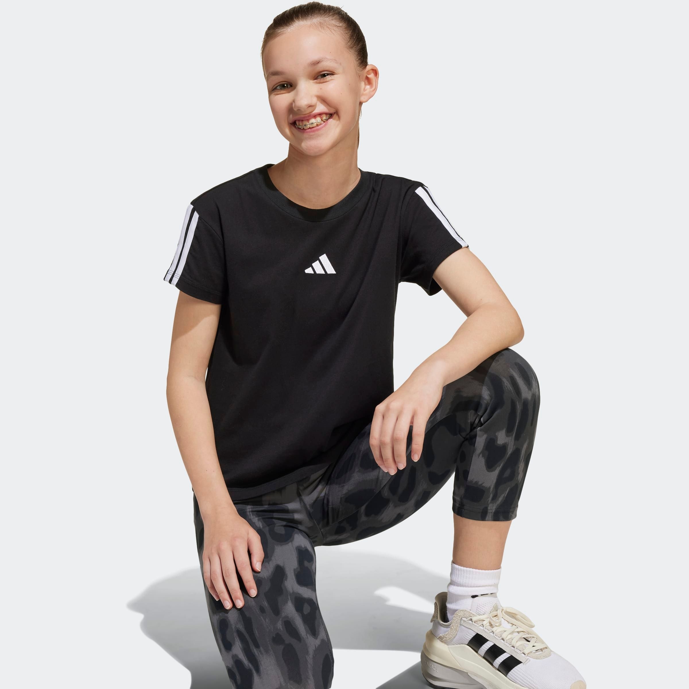 adidas Sportswear T-Shirt »ESSENTIALS KIDS« für Kinder, mit Rundhalsausschnitt, ohne Verschluss, aus Baumwolle