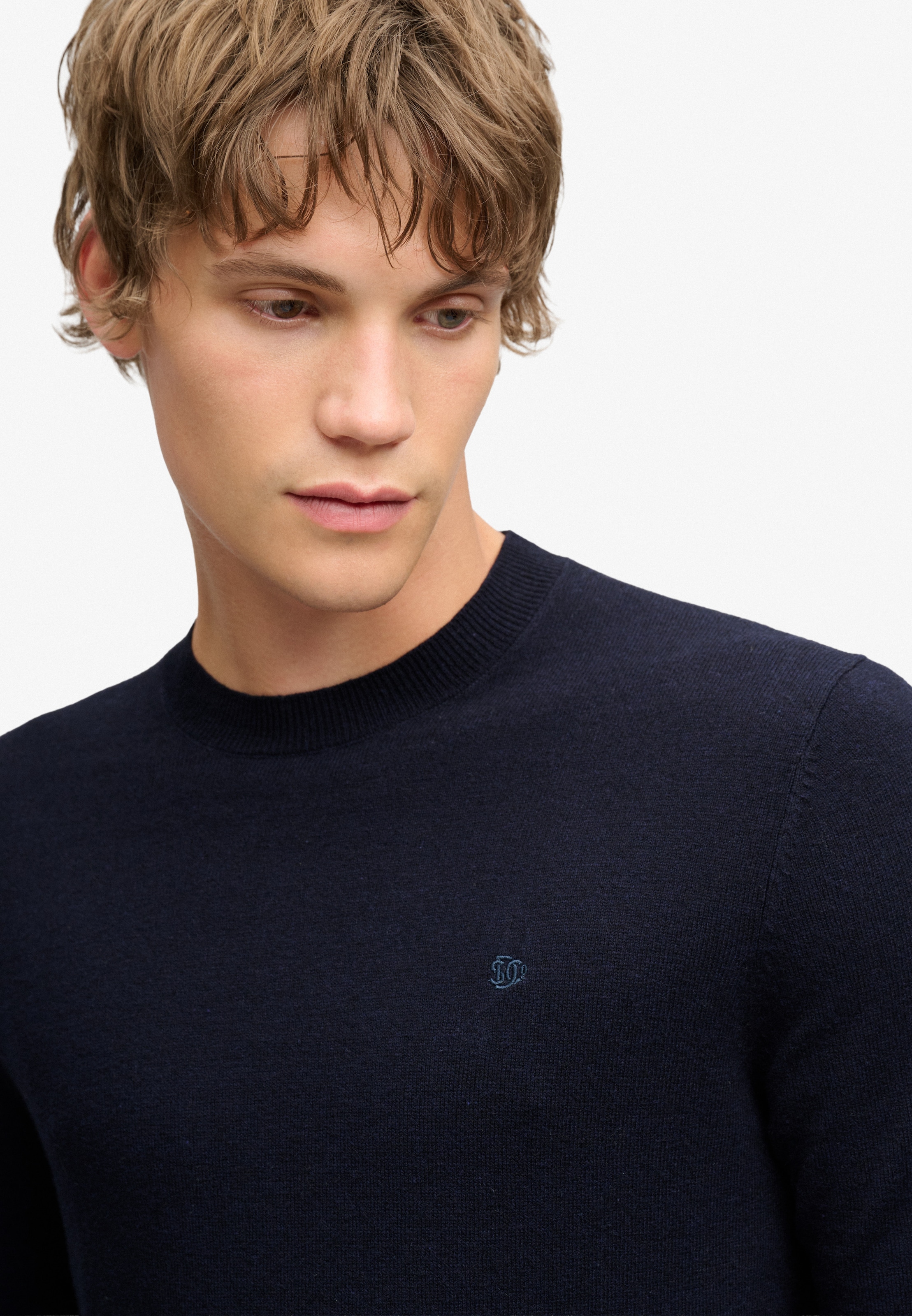 Superdry Pull à col rond »ESSENTIAL LW WOOL BLEND JUMPER« Mélange de coton, coupe slim