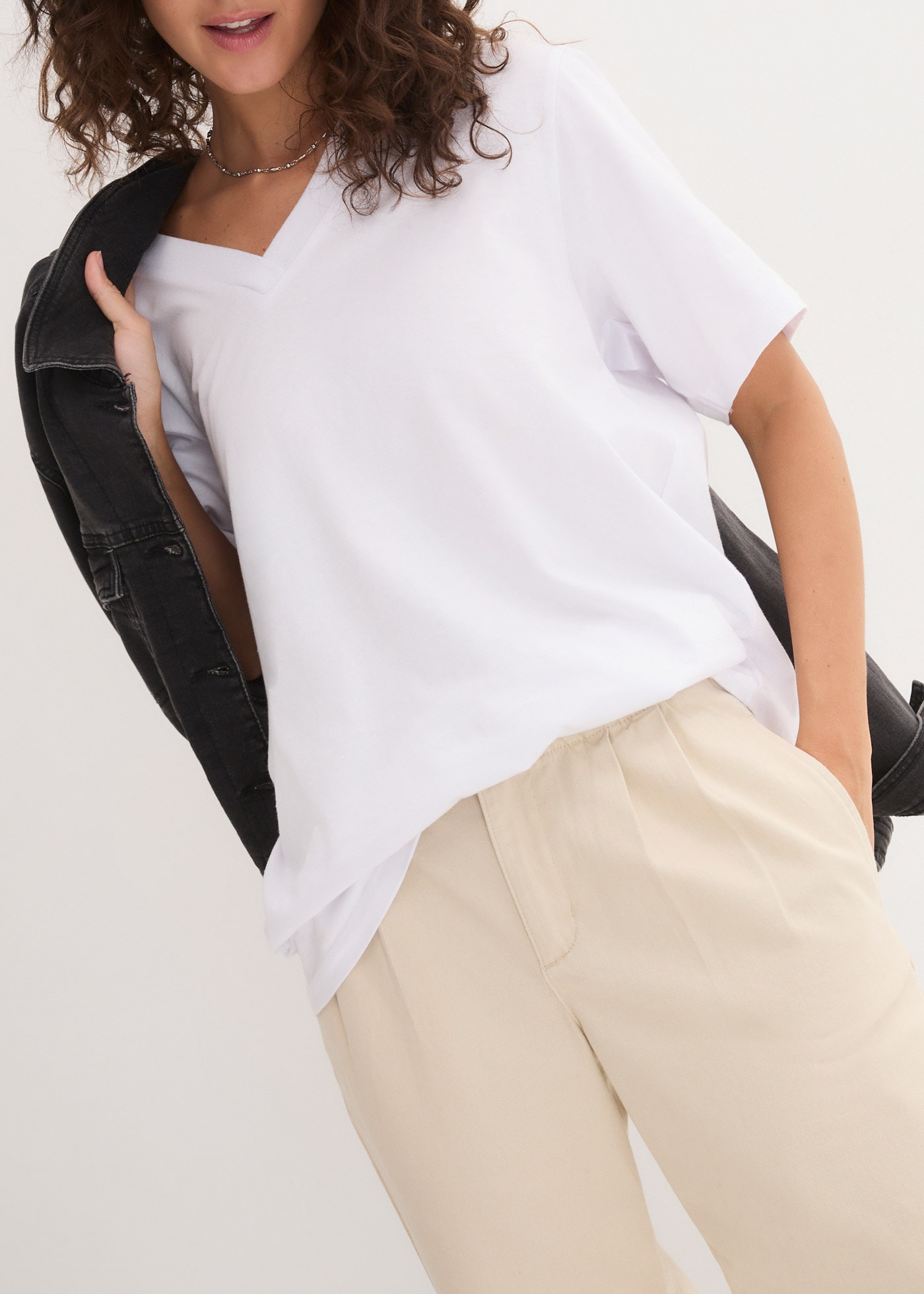 bonprix Longshirt »Weites Long-Shirt mit V-Ausschnitt, Kurzarm (5er Pack)« Packung, 5 Stk. lockere Passform, Kurzarm, mit V-Ausschnitt, unifarben