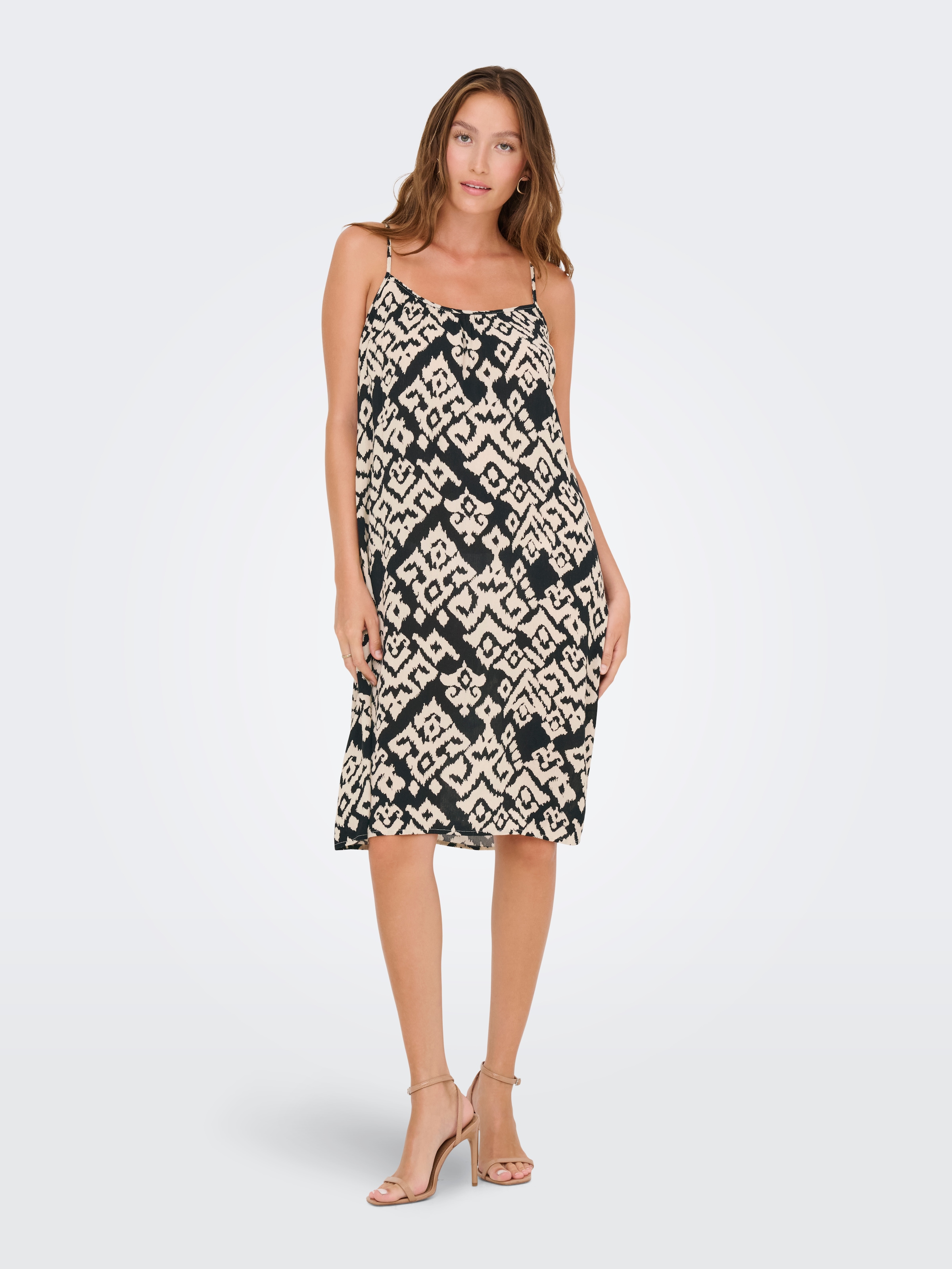 ONLY Robe à bretelles »ONLMAI STRAP DRESS WVN CS« viscose, coupe regular