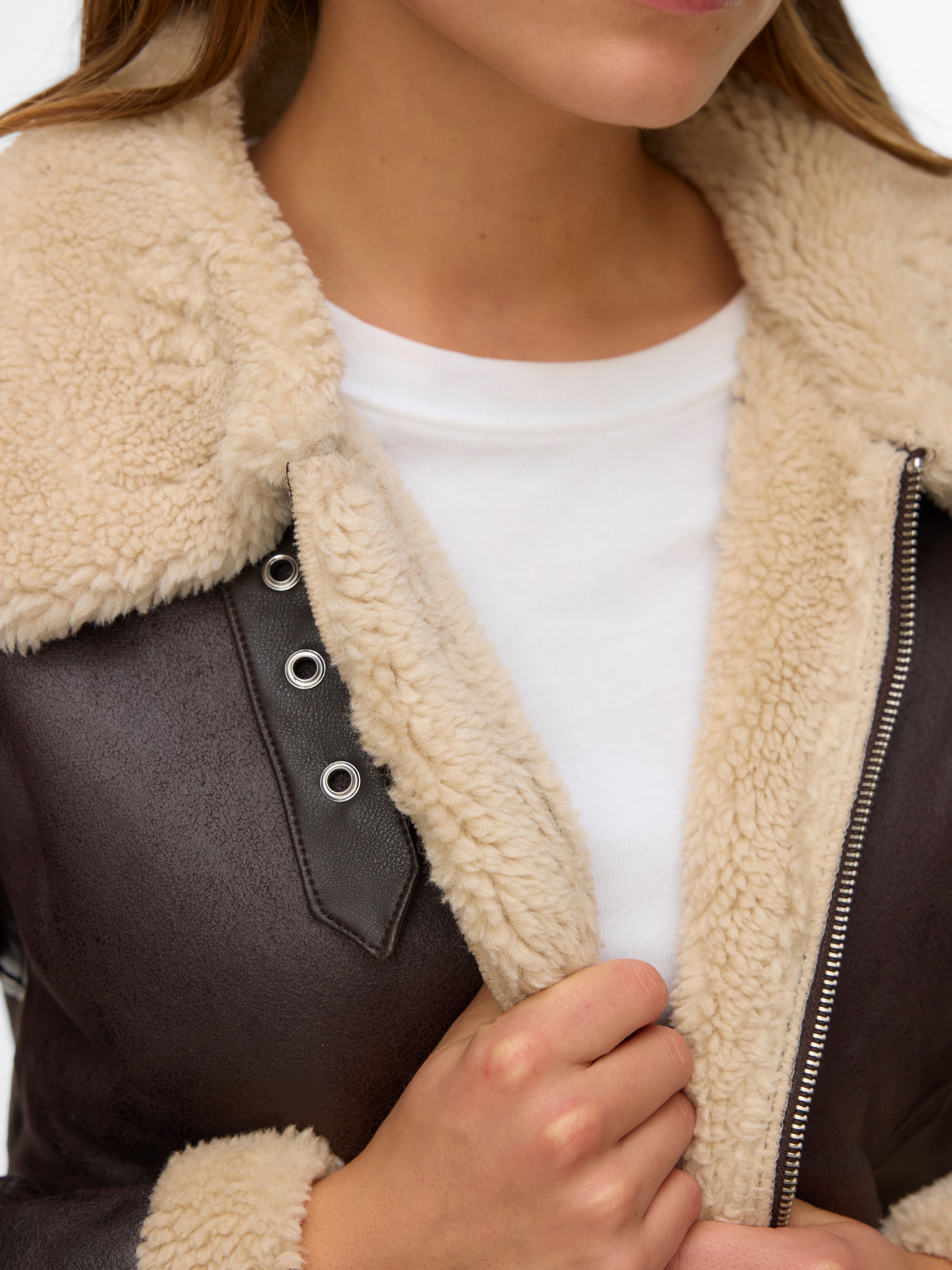 Vero Moda Veste courte »VMVIRGINIA SHORT JACKET BOO« farblich abgesetzte Details