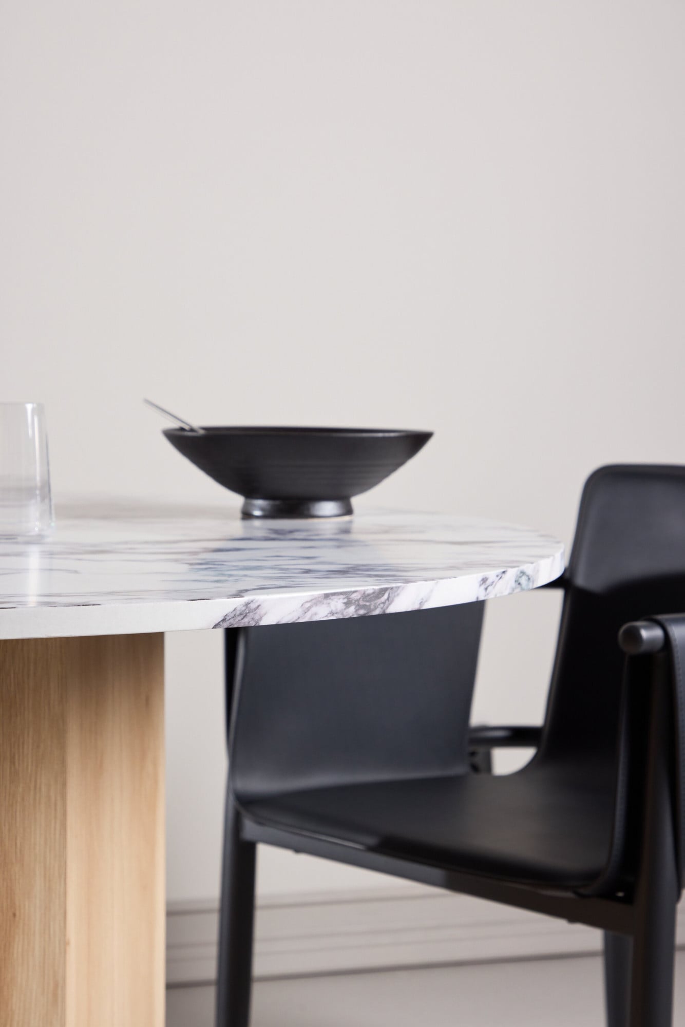 Venture Home Esstisch »Tekla, runder Esstisch, gerippter Säulenfuss, Ø 120 cm« Esszimmertisch, MDF, Papierlaminat, zentraler Mittelfuss, geräumig