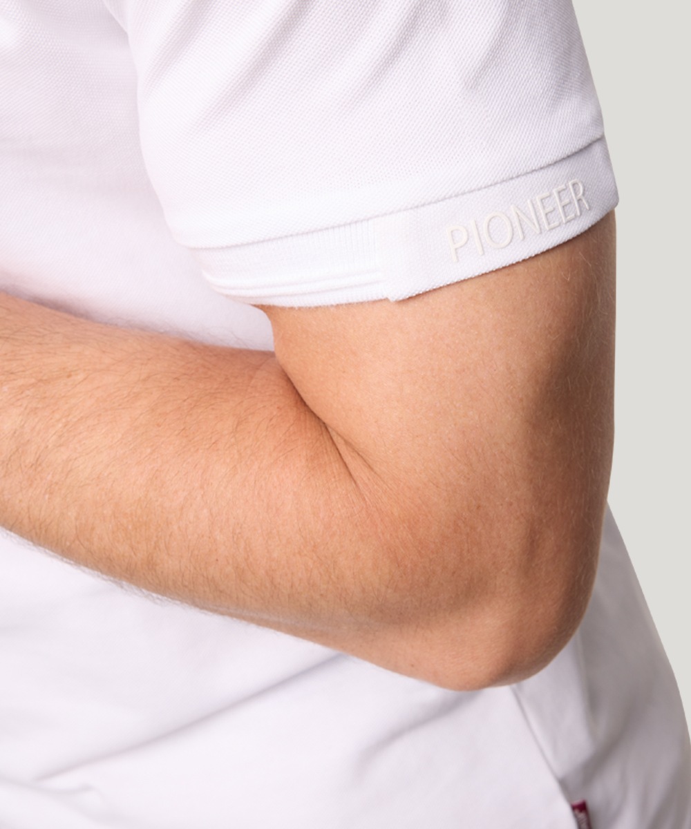 Pioneer Authentic Jeans Poloshirt mit Logostickerei