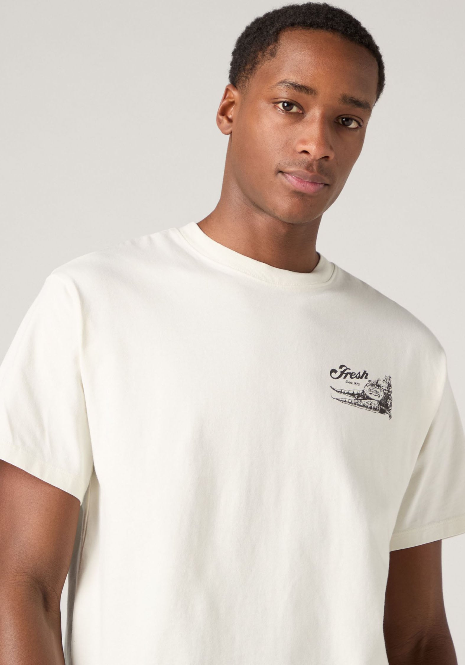 Levi's® T-shirt »SEVINTAGE« mit Logo-Aufnäher auf der Brust