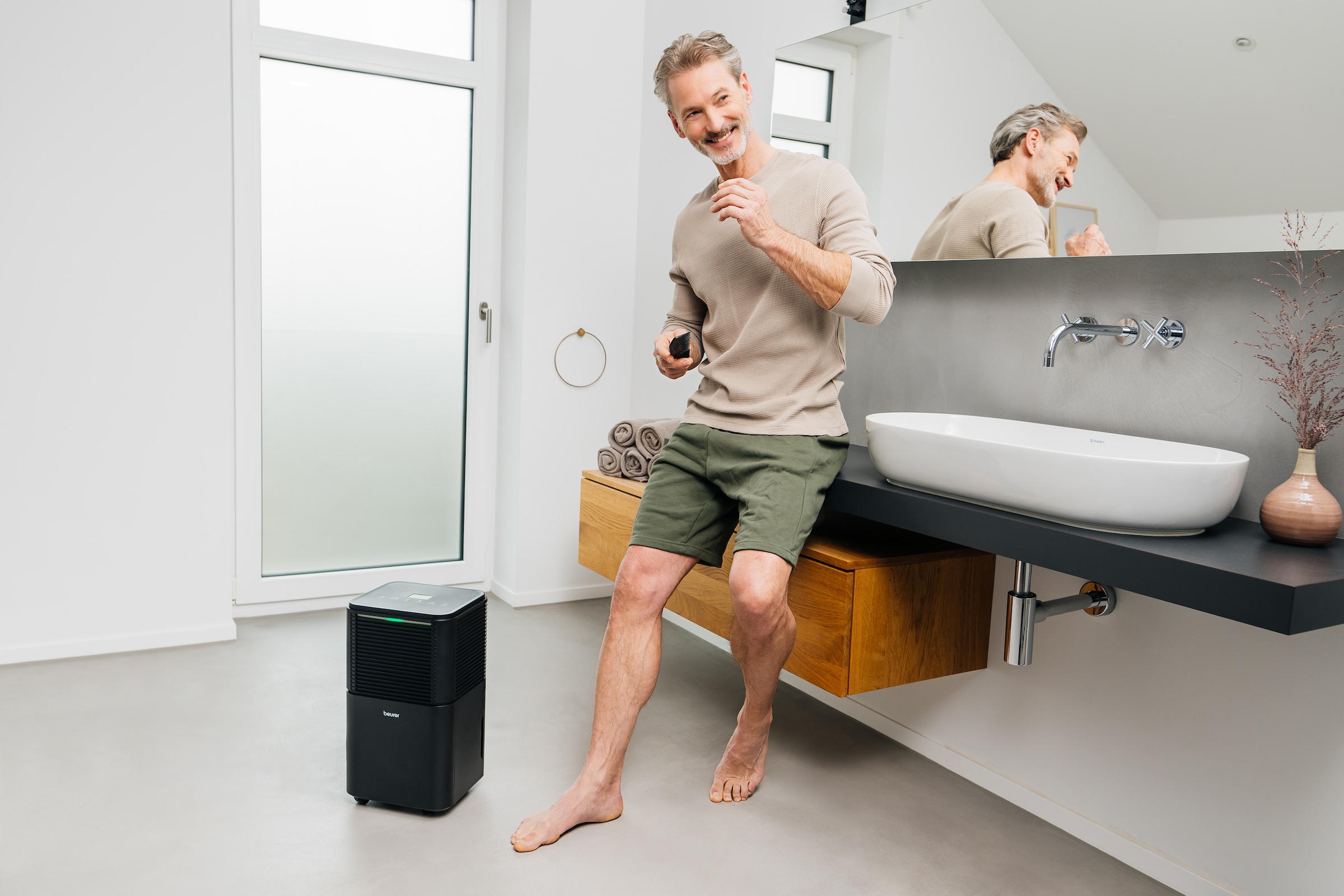 BEURER Luftentfeuchter »LE 150, leistungsstarke Entfeuchtung bis zu 12 Liter pro Tag« Entfeuchtung 12 l/Tag Tank 2 l Mit Automatikmodus, Einstellung der Wunschluftfeuchtigkeit, Nachtmodus