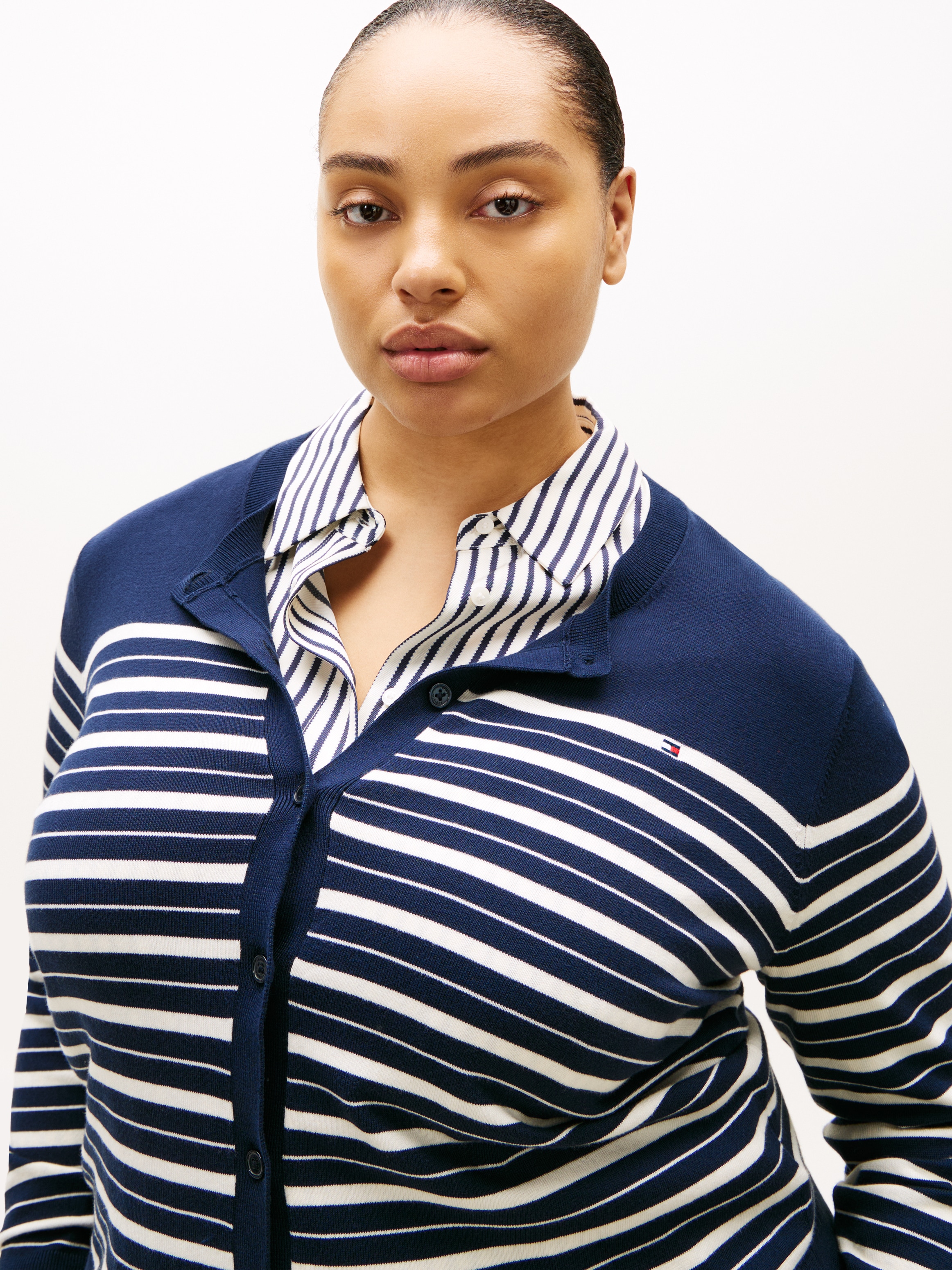 Tommy Hilfiger Curve Veste en tricot »CRV CO JERSEY FINE GG C-NK CARDI« in grossen Grössen