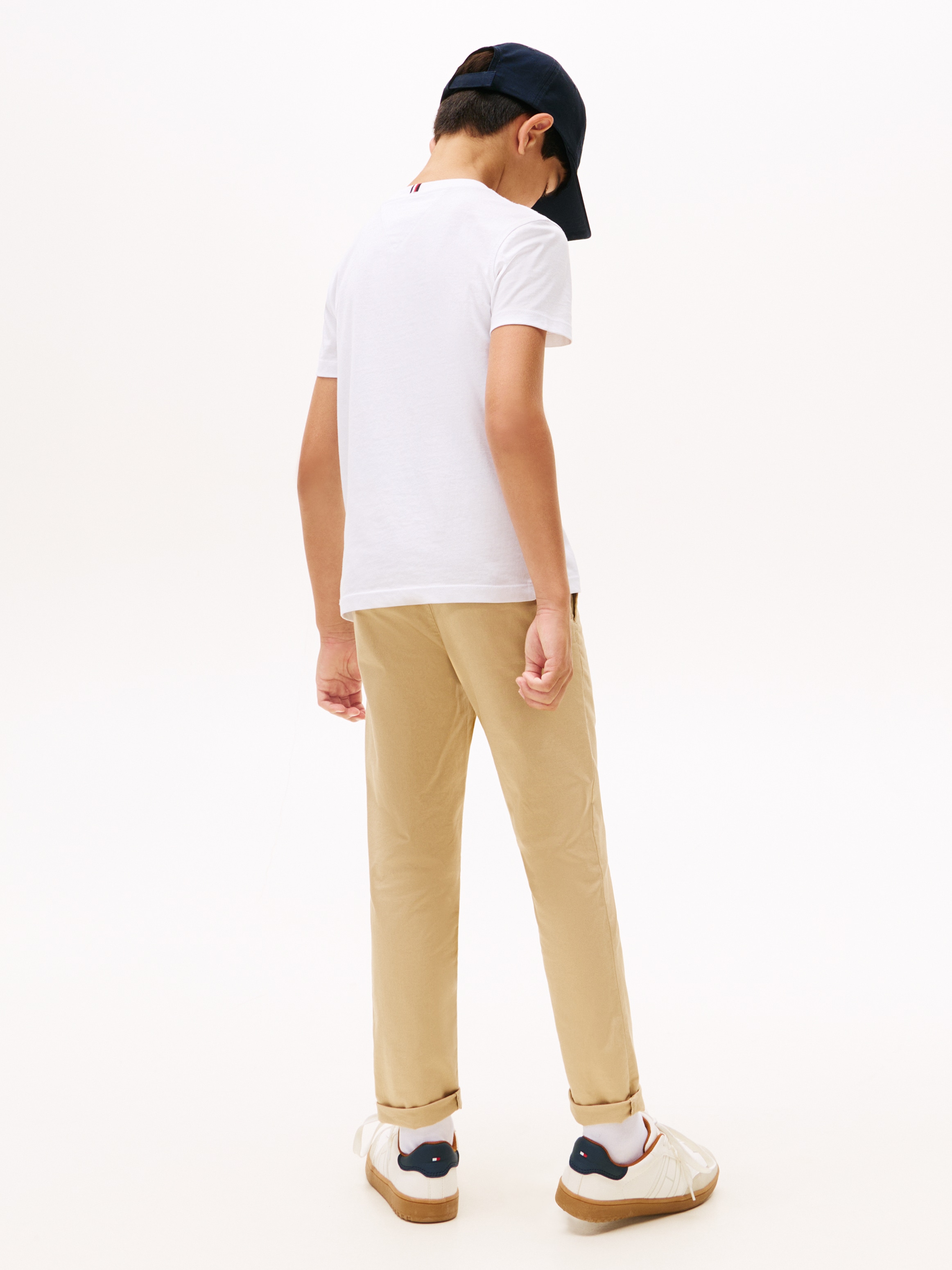 Tommy Hilfiger T-shirt »ESSENTIAL COTTON TEE S/S« mit Logostickerei